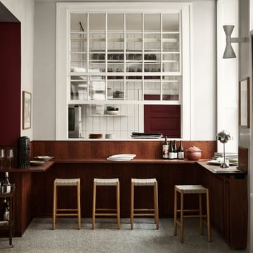 Taburete bar Betty TK7 - Black, asiento de banda de lino trenzada natural - &Tradition