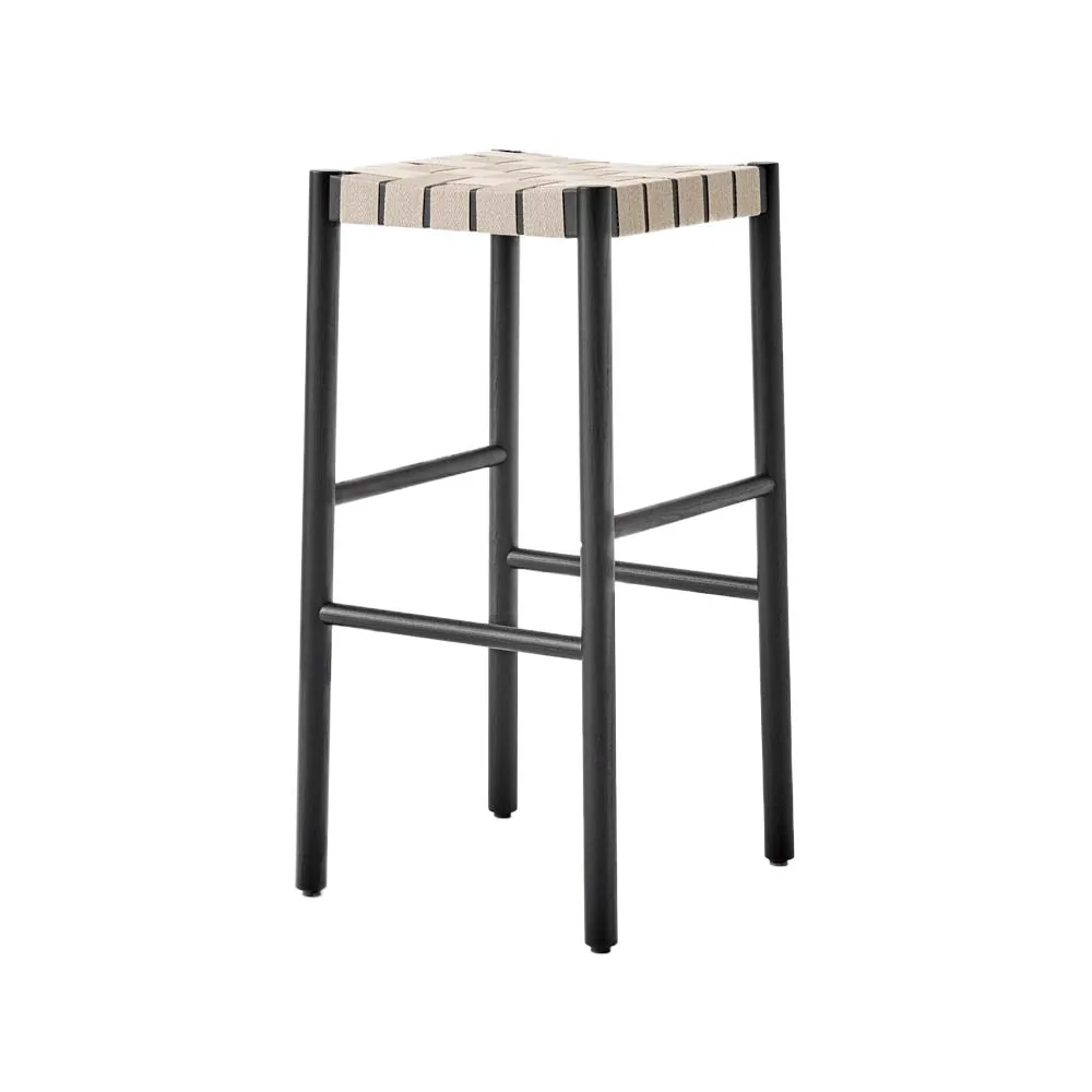 Taburete bar Betty TK8, Black, asiento de banda de lino trenzada natural &Tradition