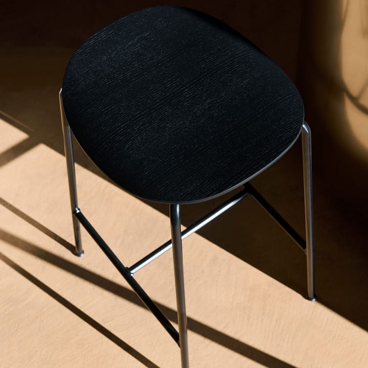 Taburete bar Pavilion AV37 68 cm, Black-black lacquered oak &Tradition
