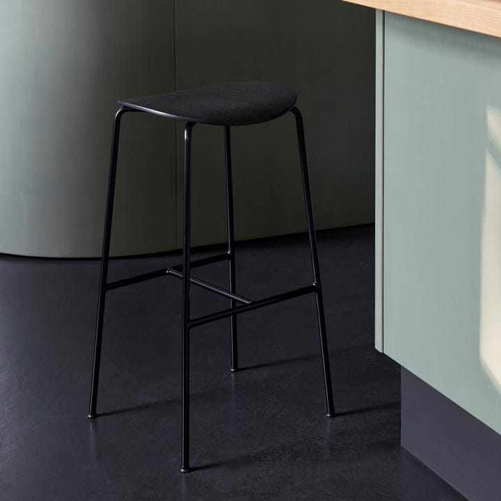 Taburete bar Pavilion AV37 68 cm, Black-black lacquered oak &Tradition
