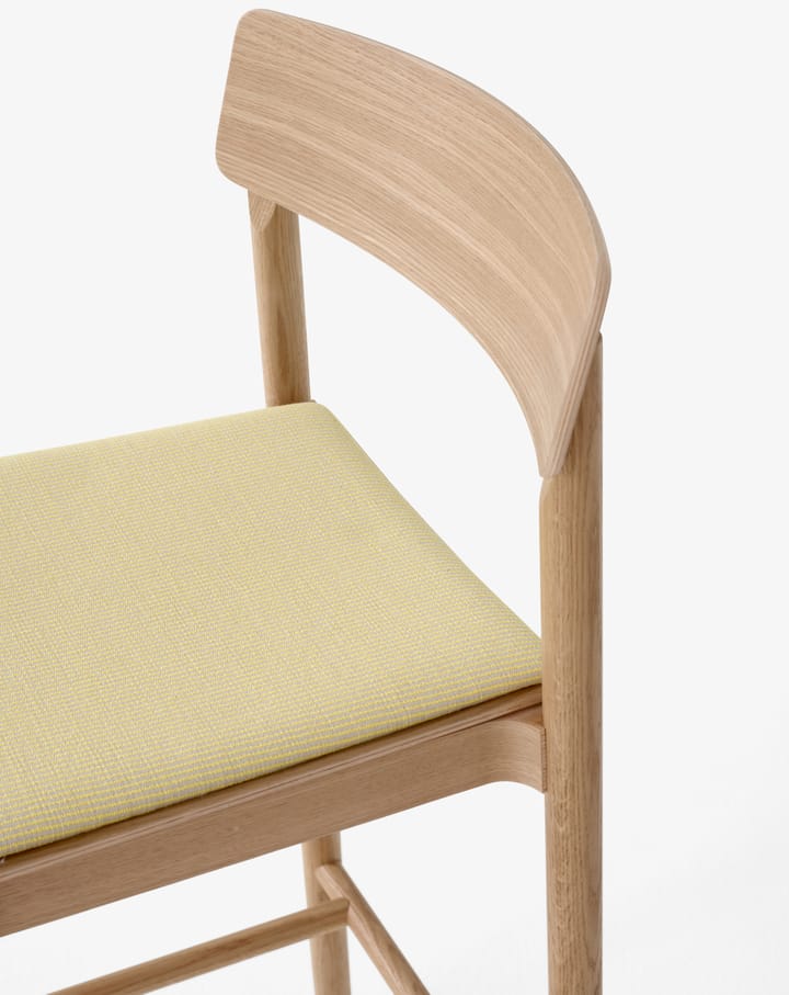 Taburete Betty TK17 Bar Chair 75 cm, Fuse 0421-roble lacado &Tradition