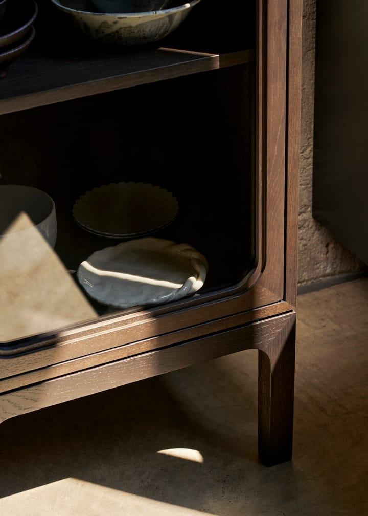 Vitrina Trace SC87 50x192x40 cm, Dark stained oak &Tradition