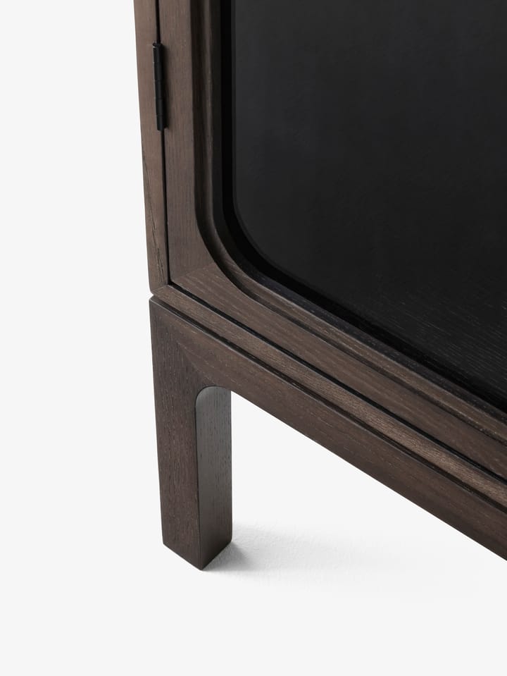 Vitrina Trace SC88 120x192x40 cm, Dark stained oak &Tradition