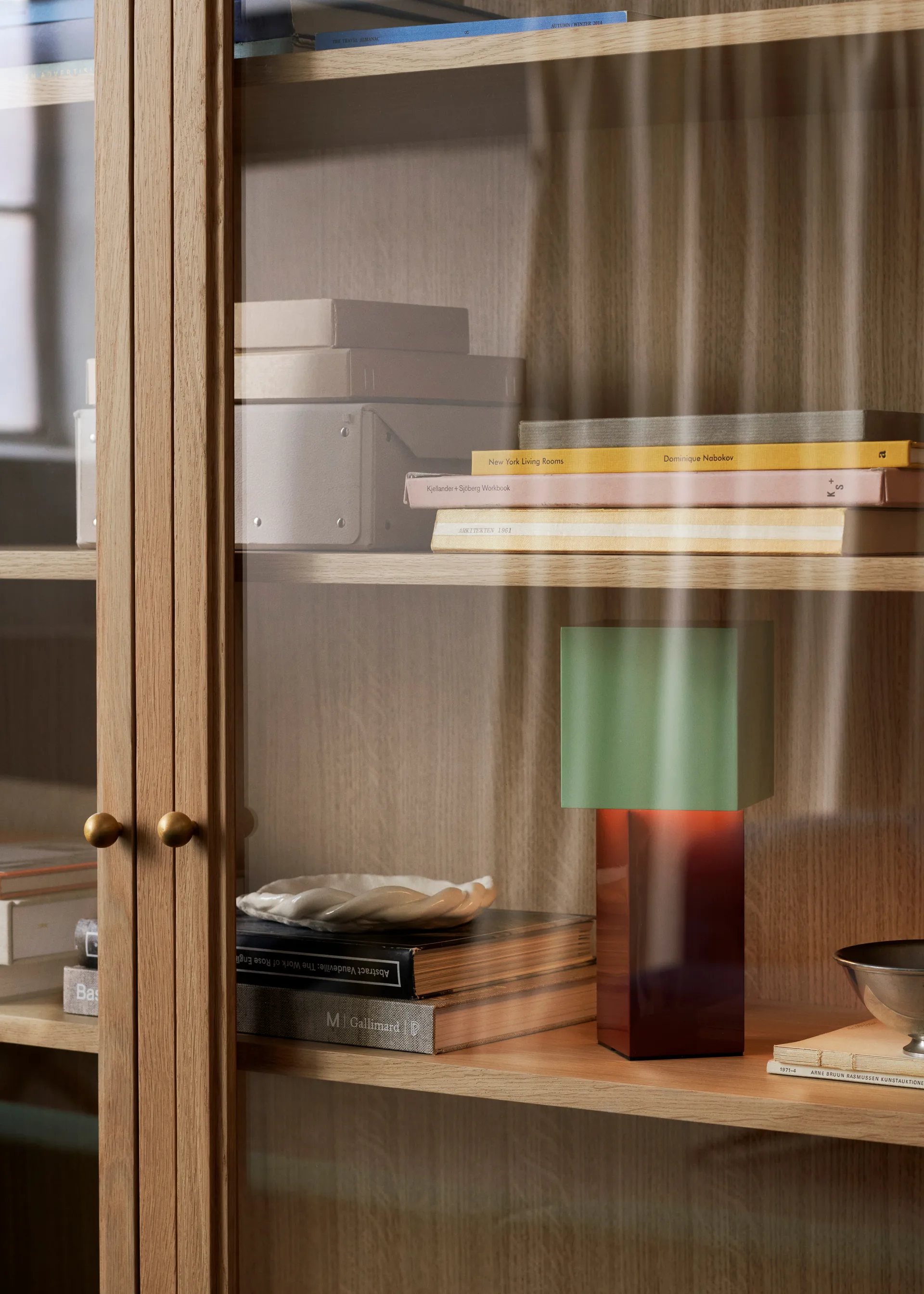 Vitrina Trace SC88 120x192x40 cm, Natural naturalal oak &Tradition