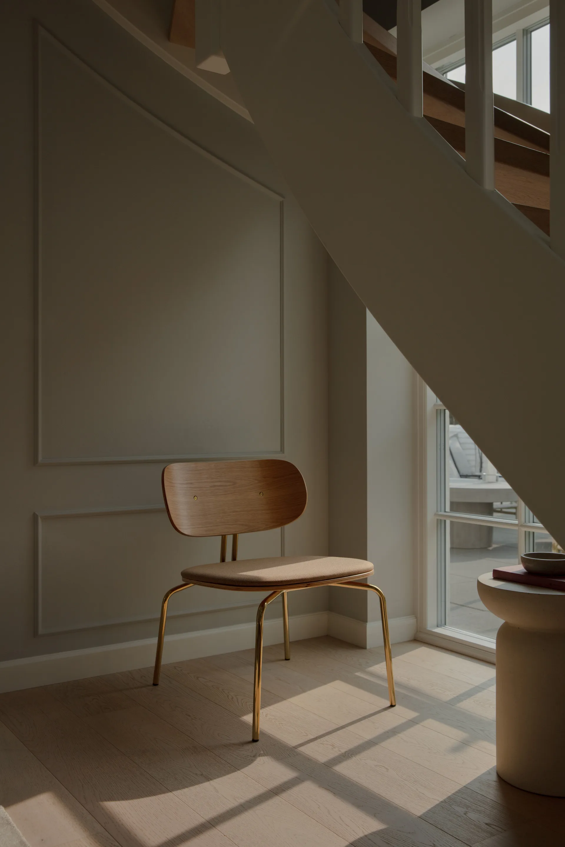 Butaca Lounge Curious, Oak-brass Umage