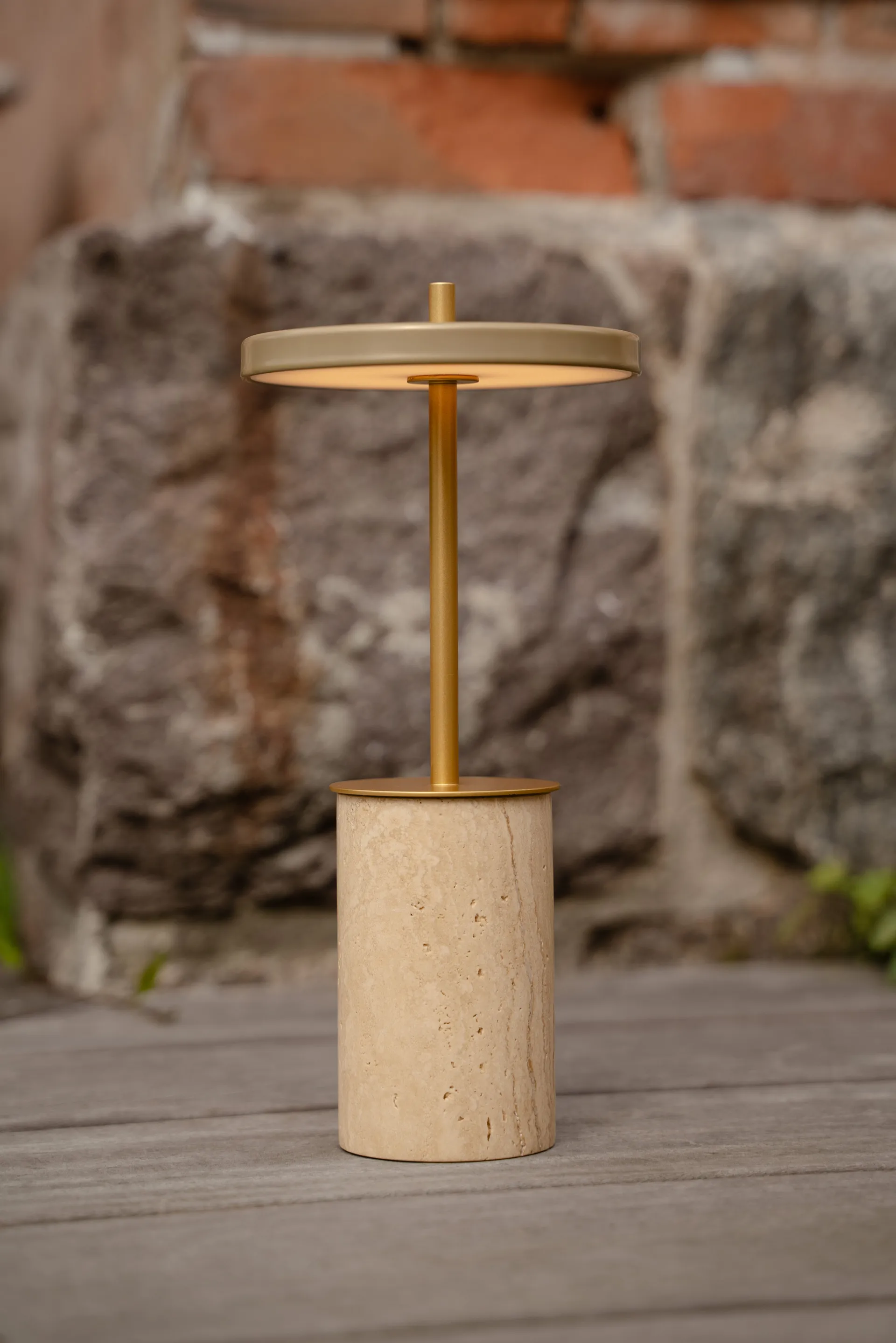 Lámpara de mesa Asteria Move Mini Ø12x25,5 cm, Arcilla travertino-Latón Umage