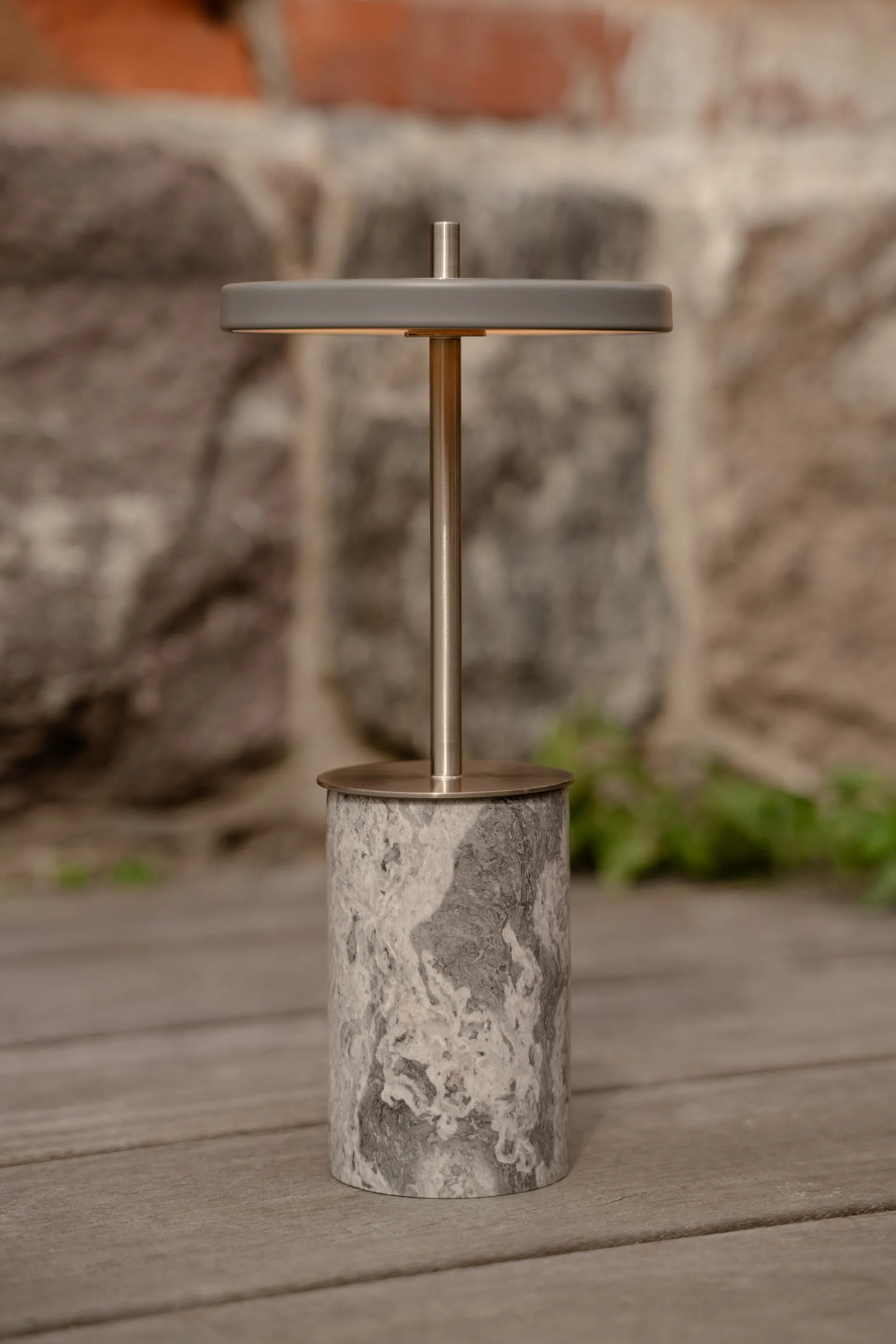 Lámpara de mesa Asteria Move Mini Ø12x25,5 cm, Mármol gris-Acero Umage