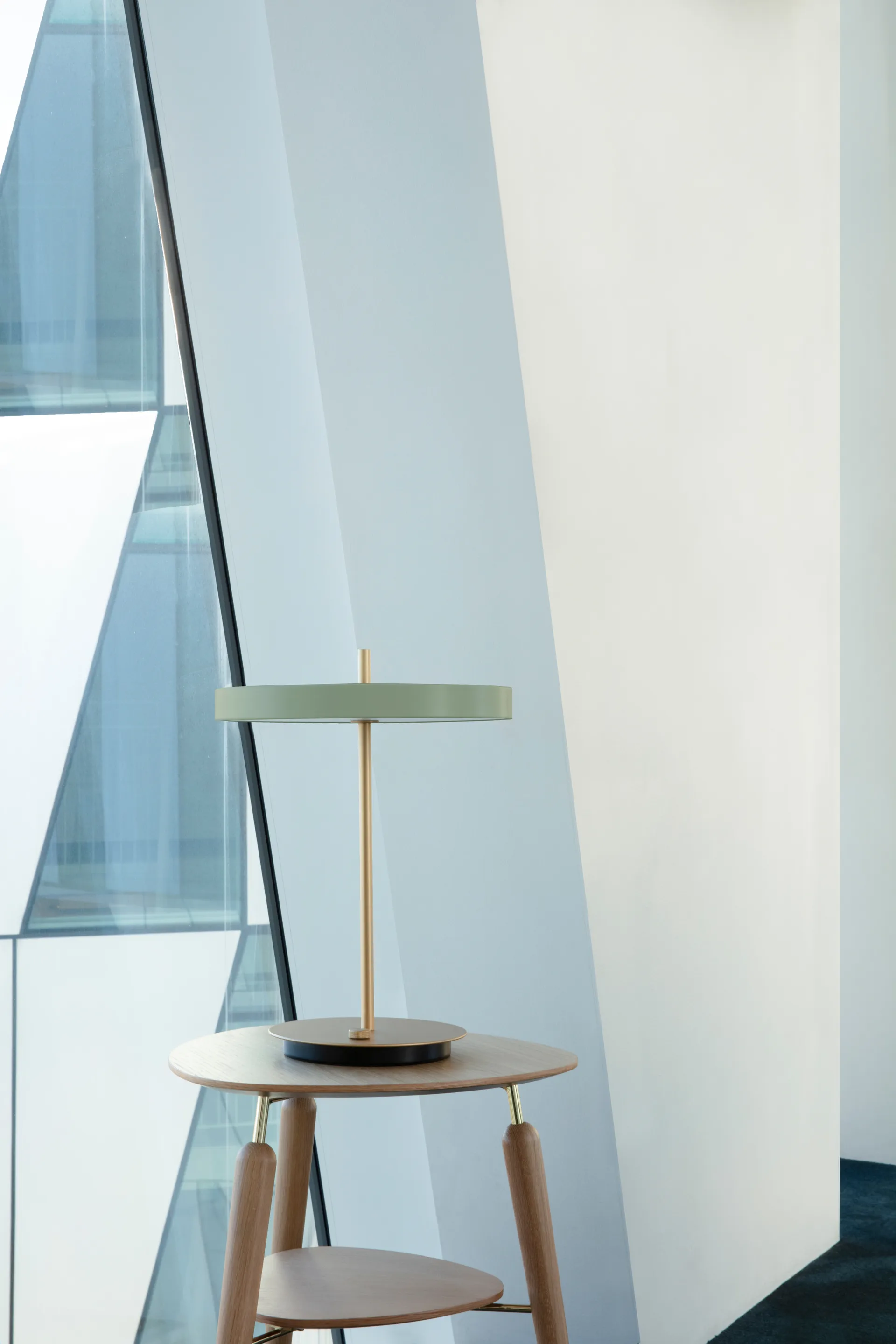 Lámpara de mesa Asteria, Olive Umage