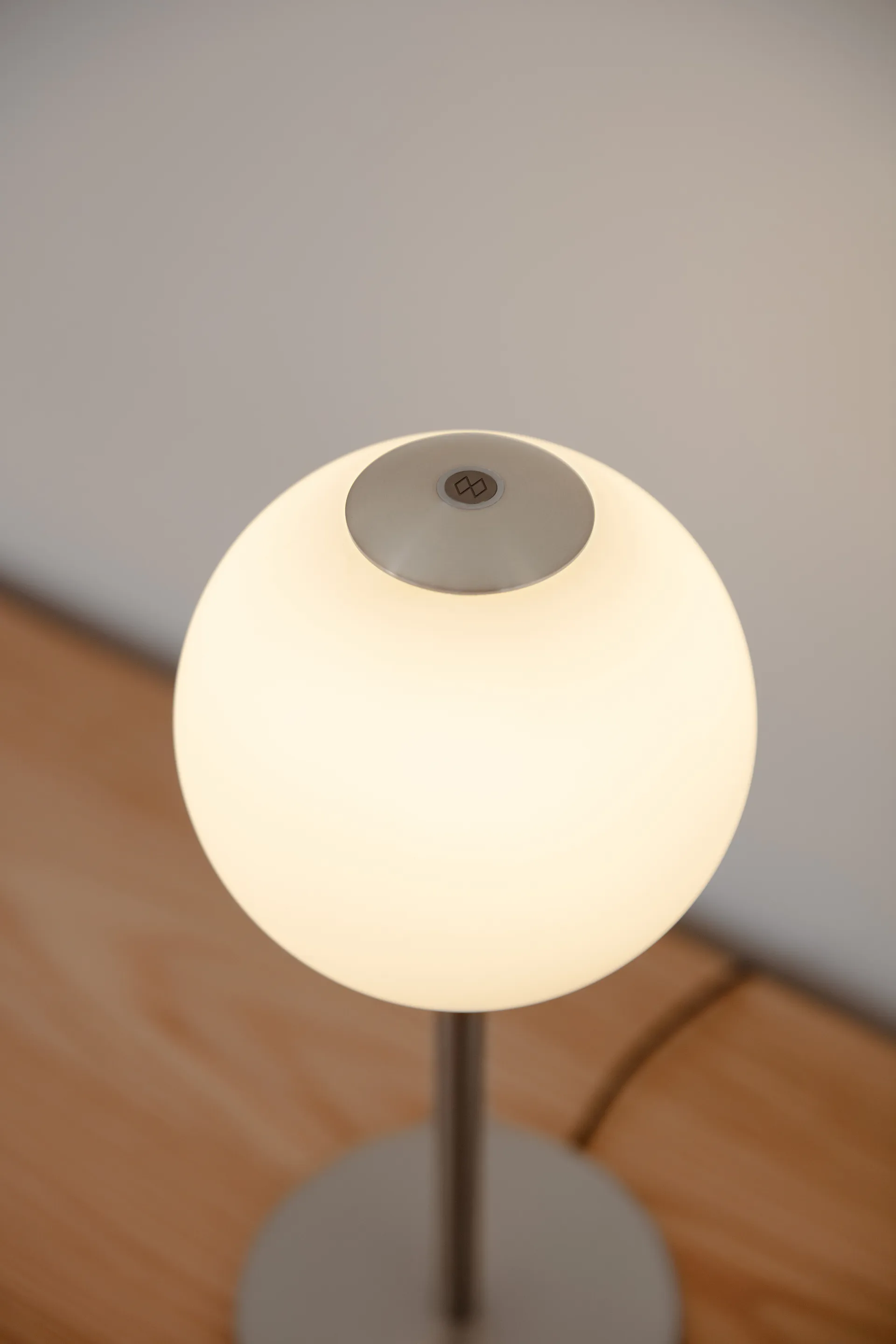 Lámpara de mesa Audrey Table, Acero Umage