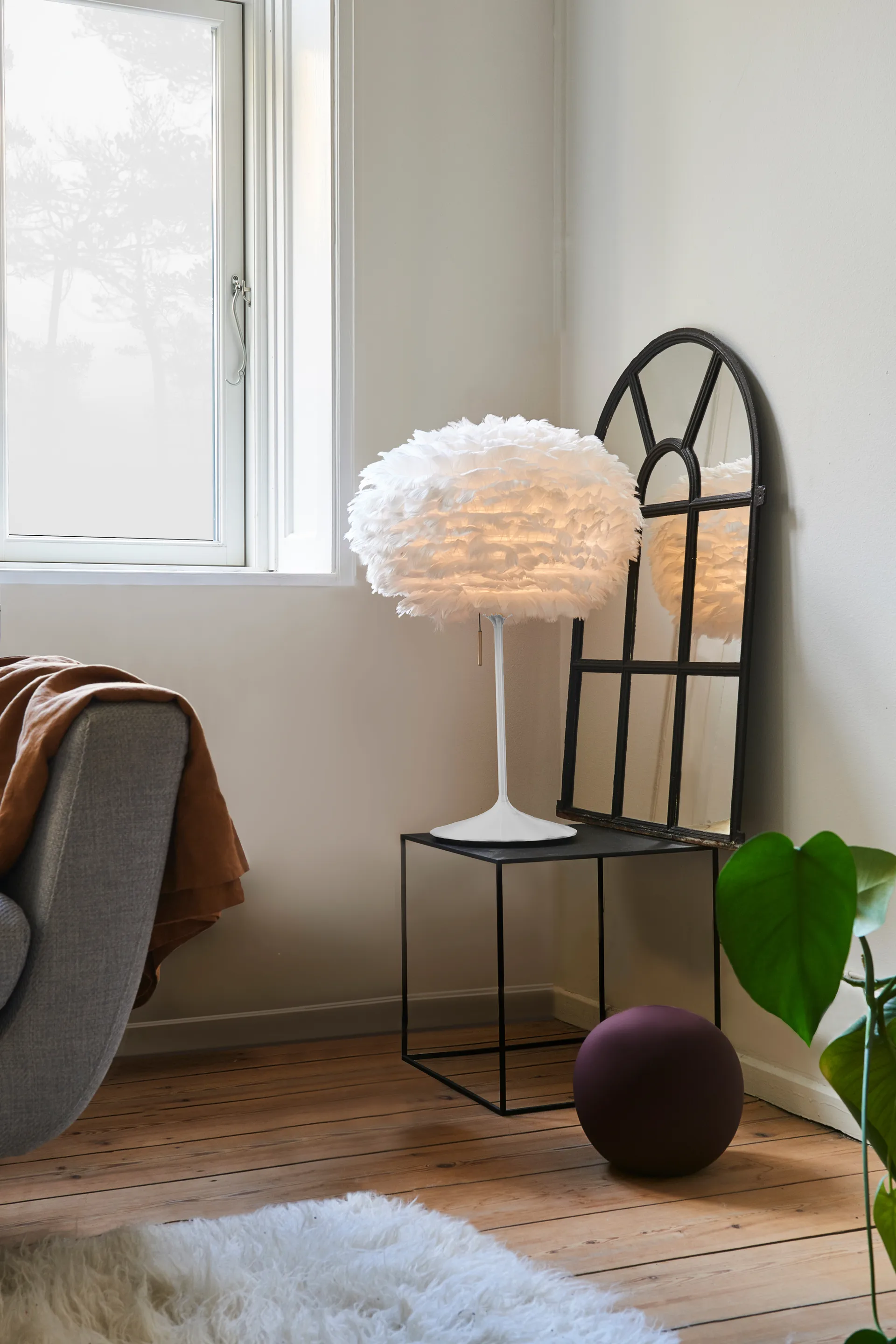 Lámpara de mesa Eos mediana blanca,  Umage