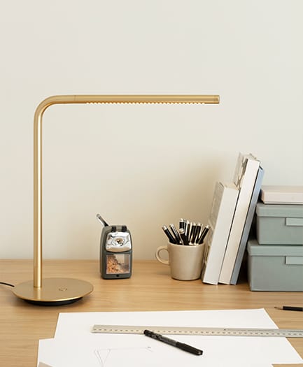 Lámpara de mesa Omni Table, Brass Umage