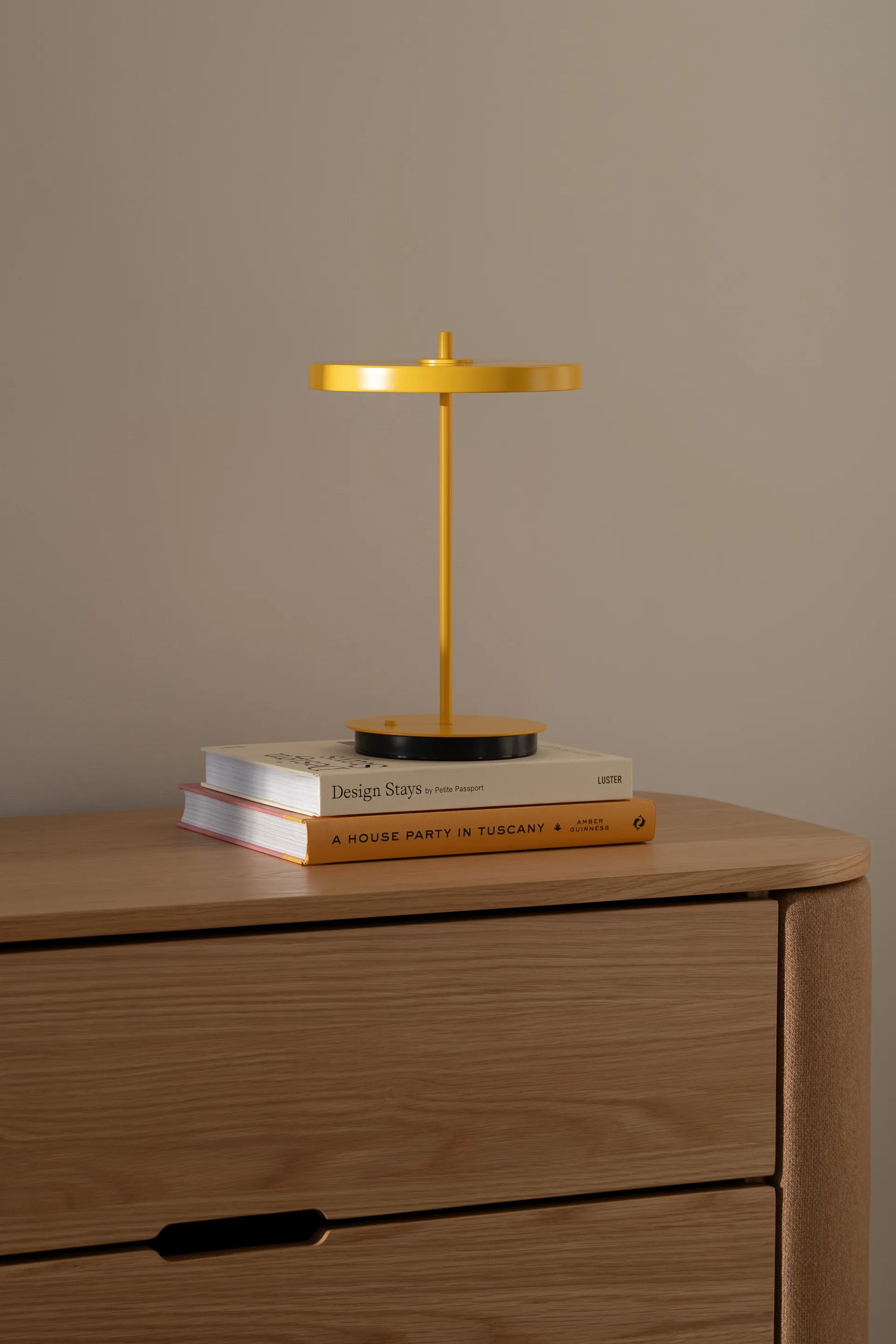 Lámpara de mesa portátil Asteria Move, Monochrome-sunflower Umage