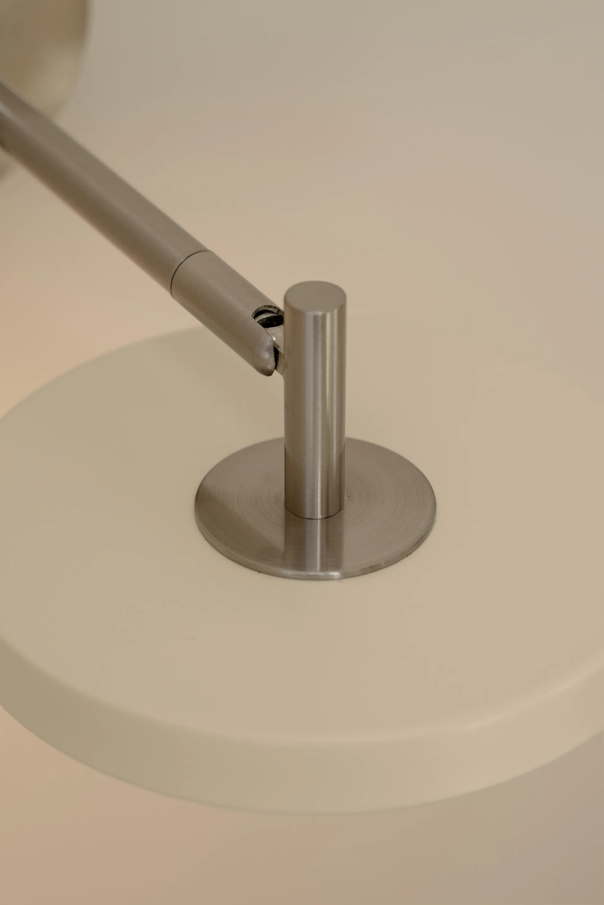 Lámpara de pared Asteria Wall, Long, Pearl white-chrome Umage