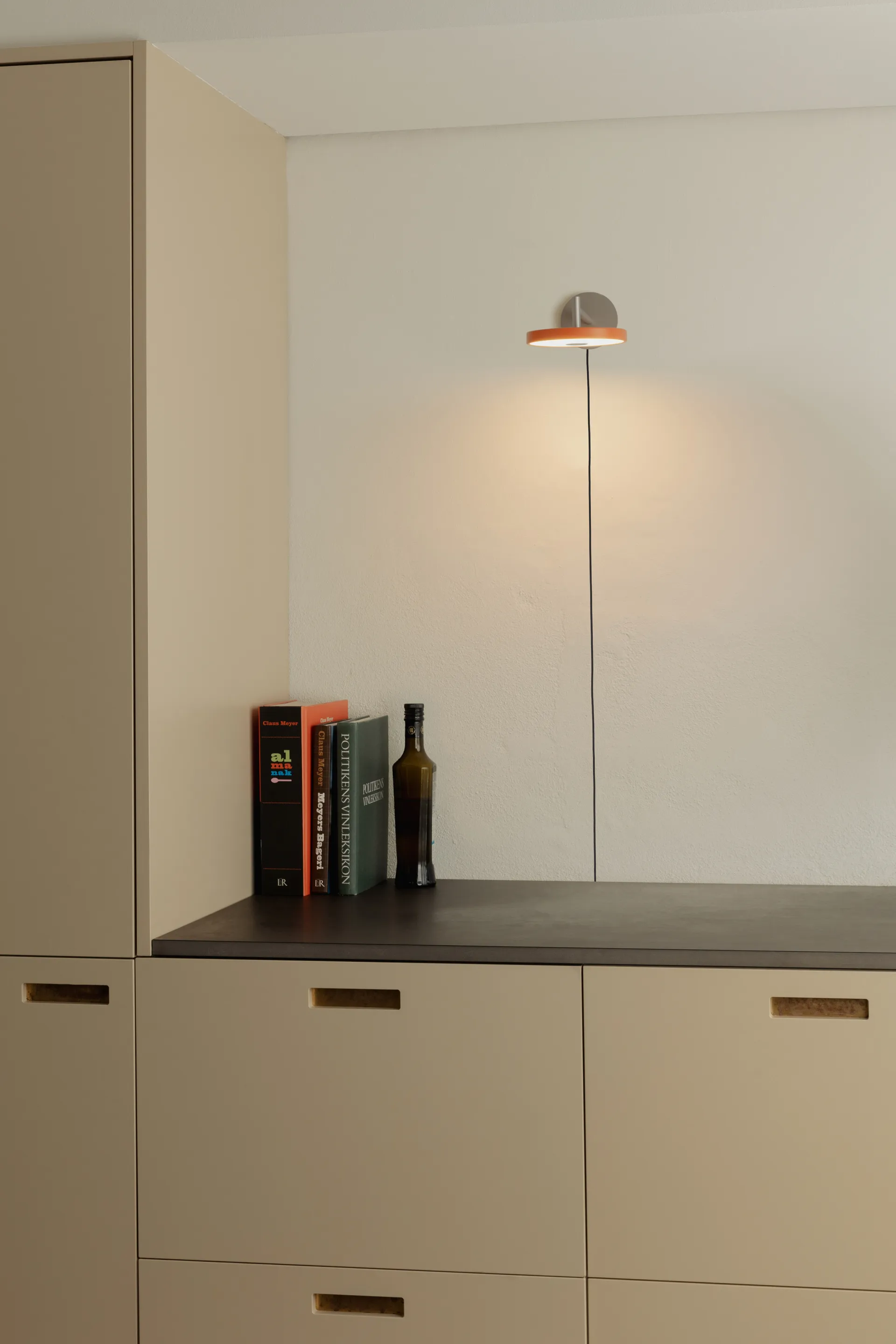 Lámpara de pared Asteria Wall, Short, Nuance orange-chrome Umage