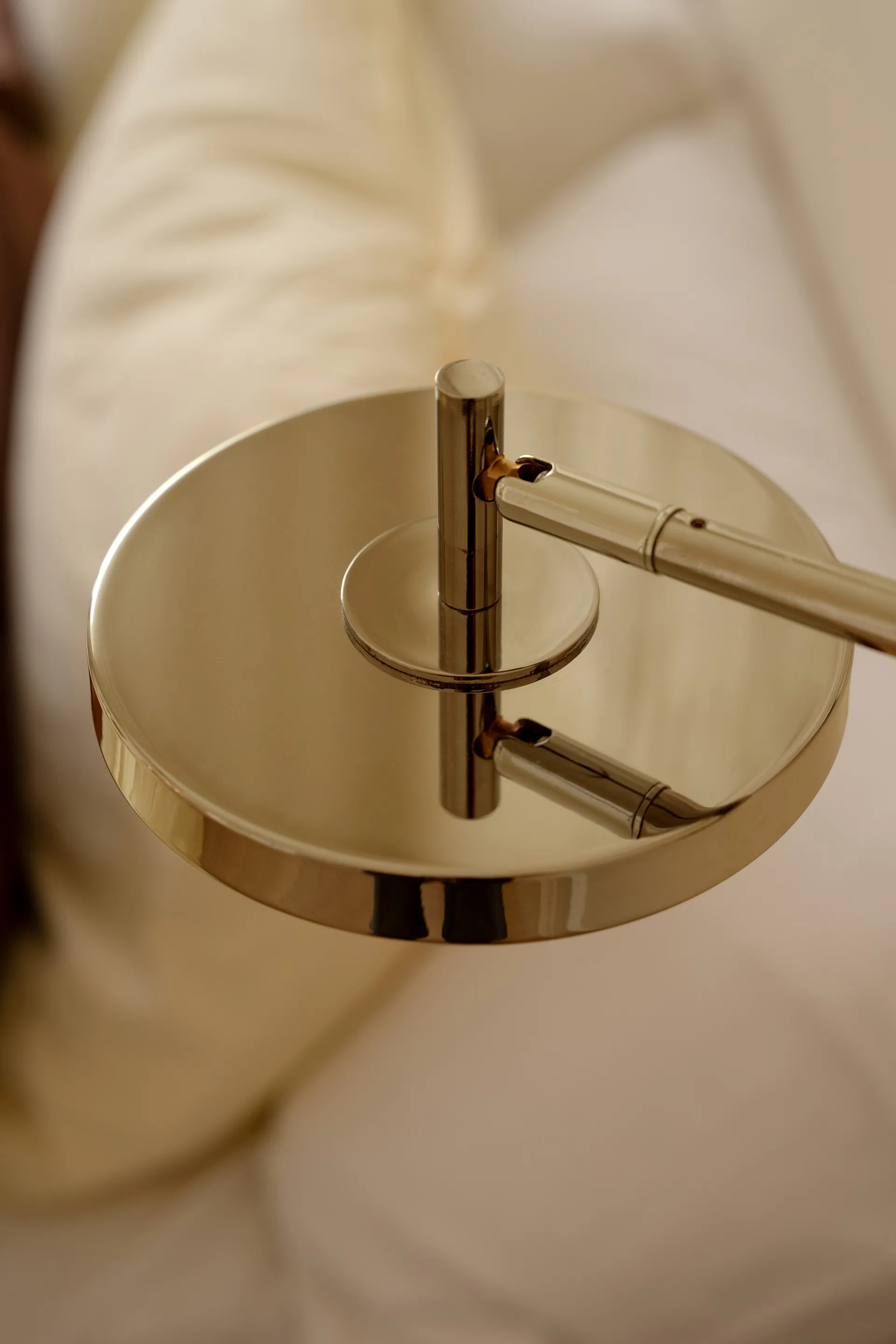 Lámpara de pared Asteria Wall, Short, Polished brass Umage