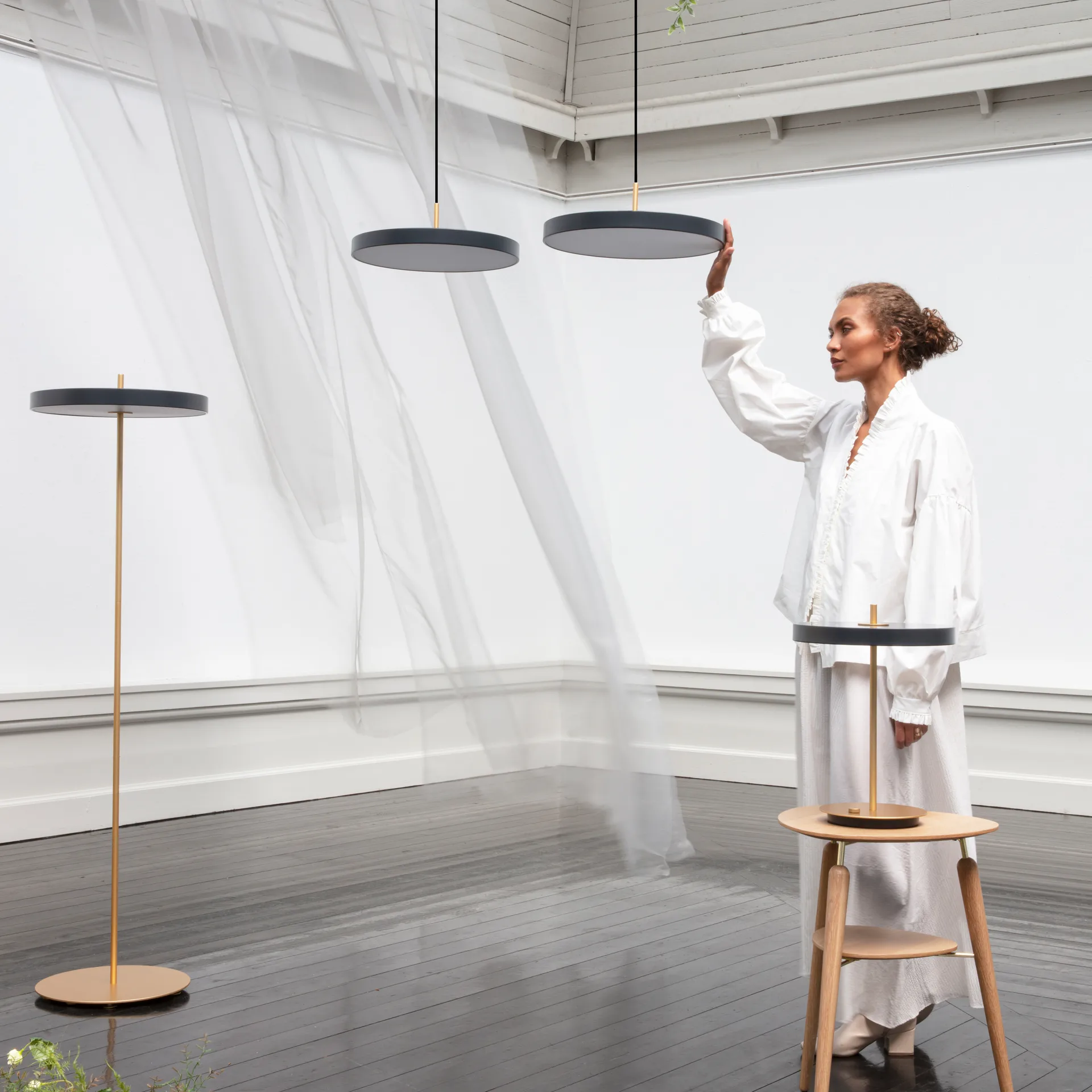 Lámpara de pie Asteria, Black Umage