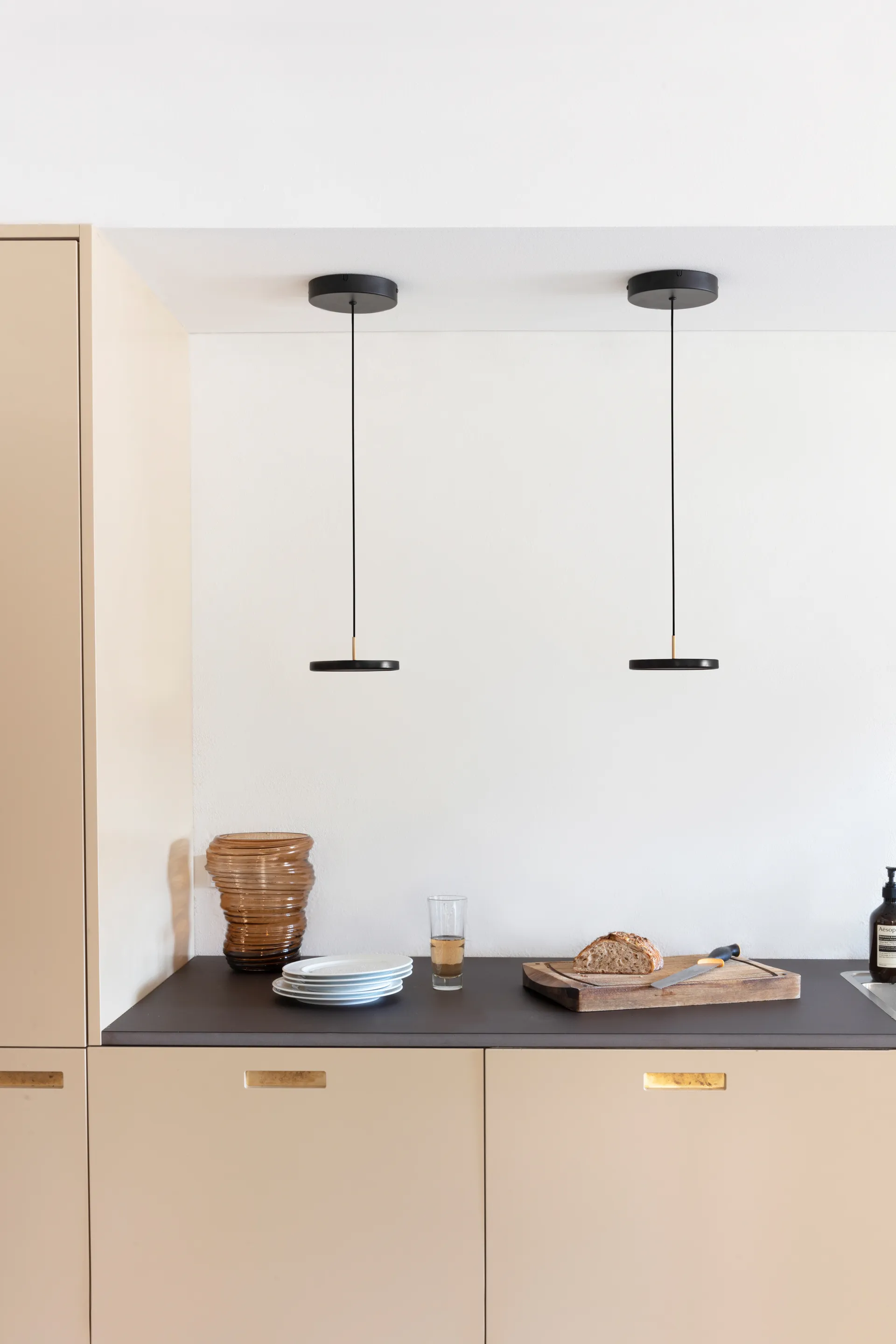 Lámpara de techo Asteria Micro, negro Umage