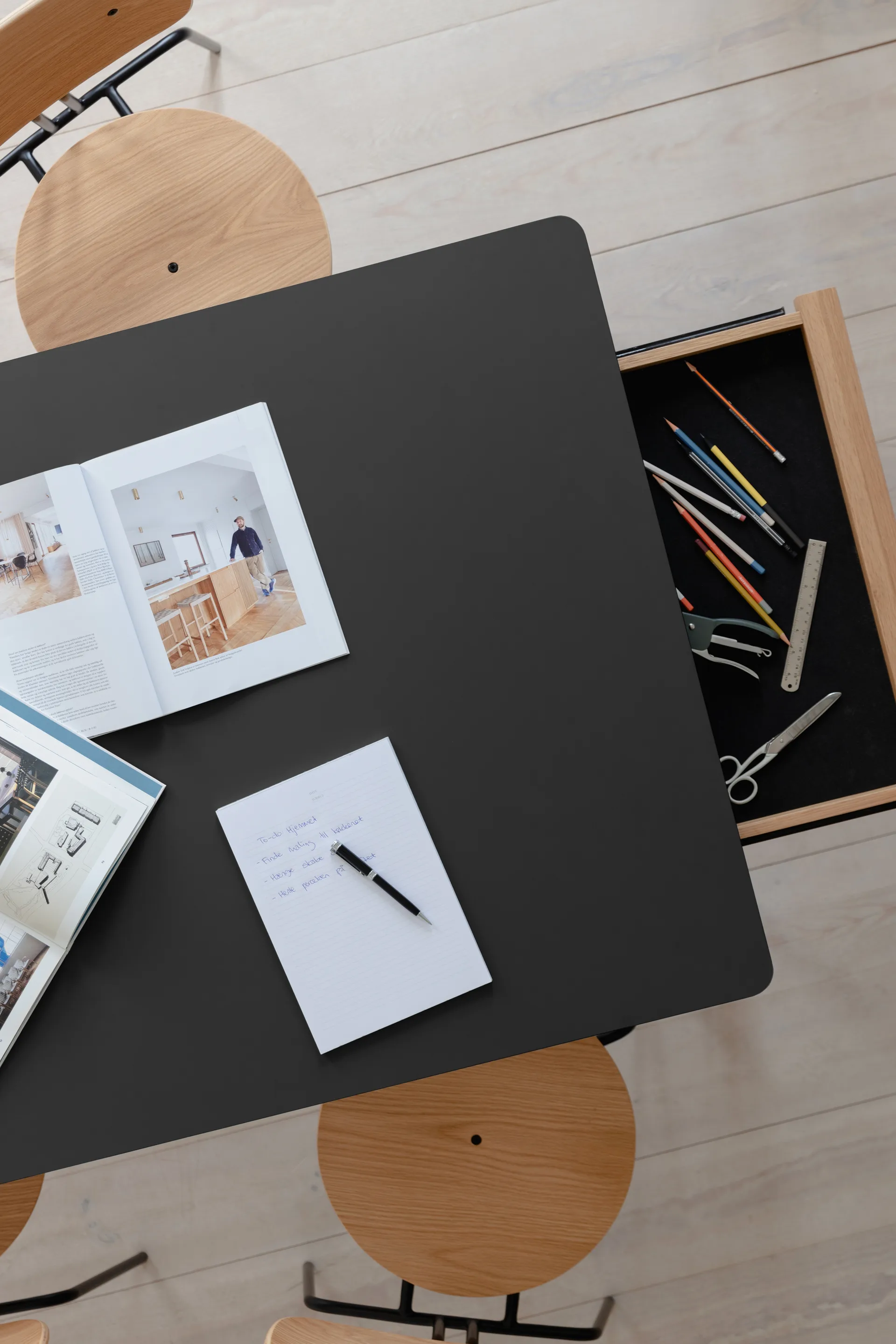 Mesa de comedor Heart'n'Soul 90x200 cm, Oak-obsidian black Umage