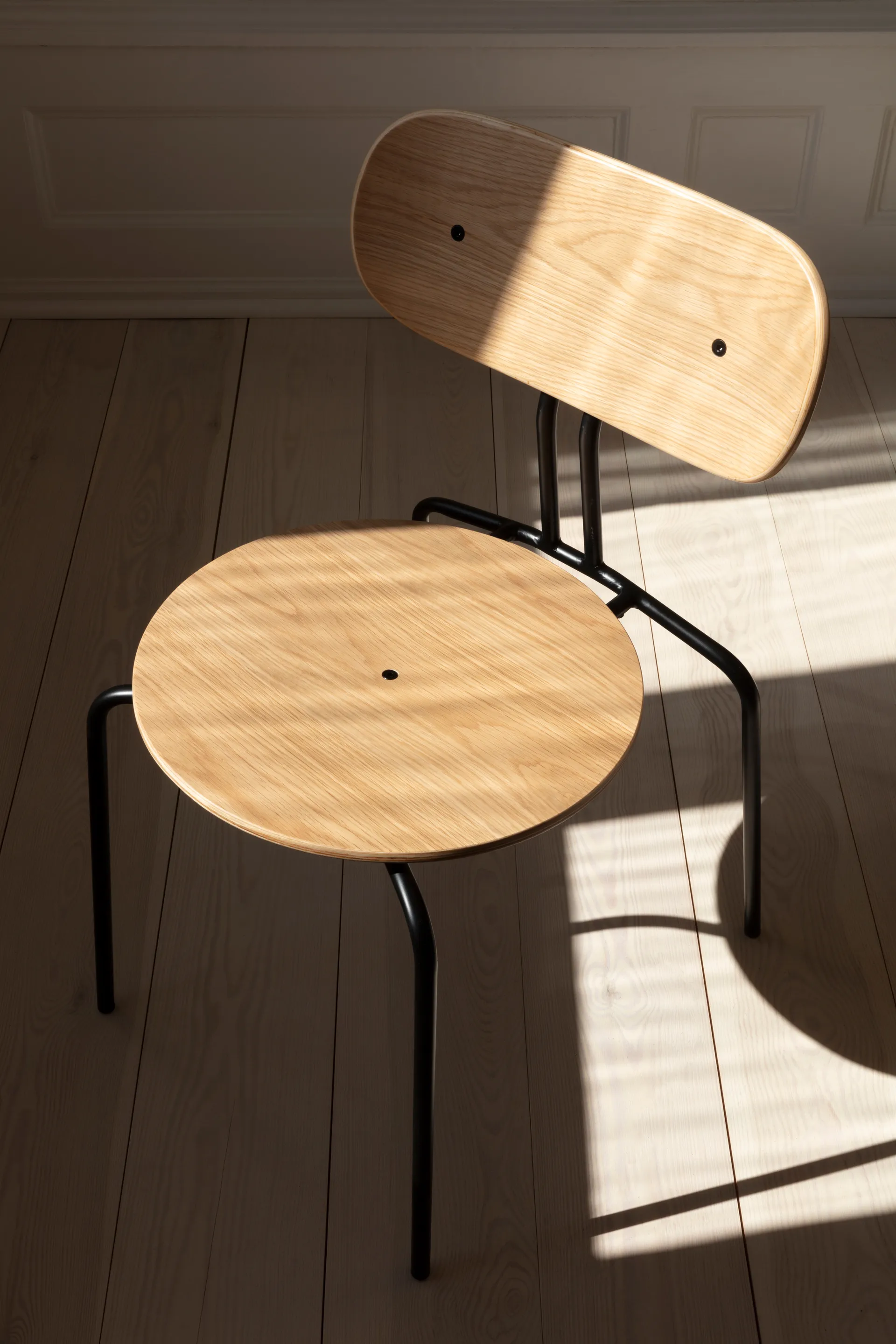 Silla Curious, Oak-black legs Umage