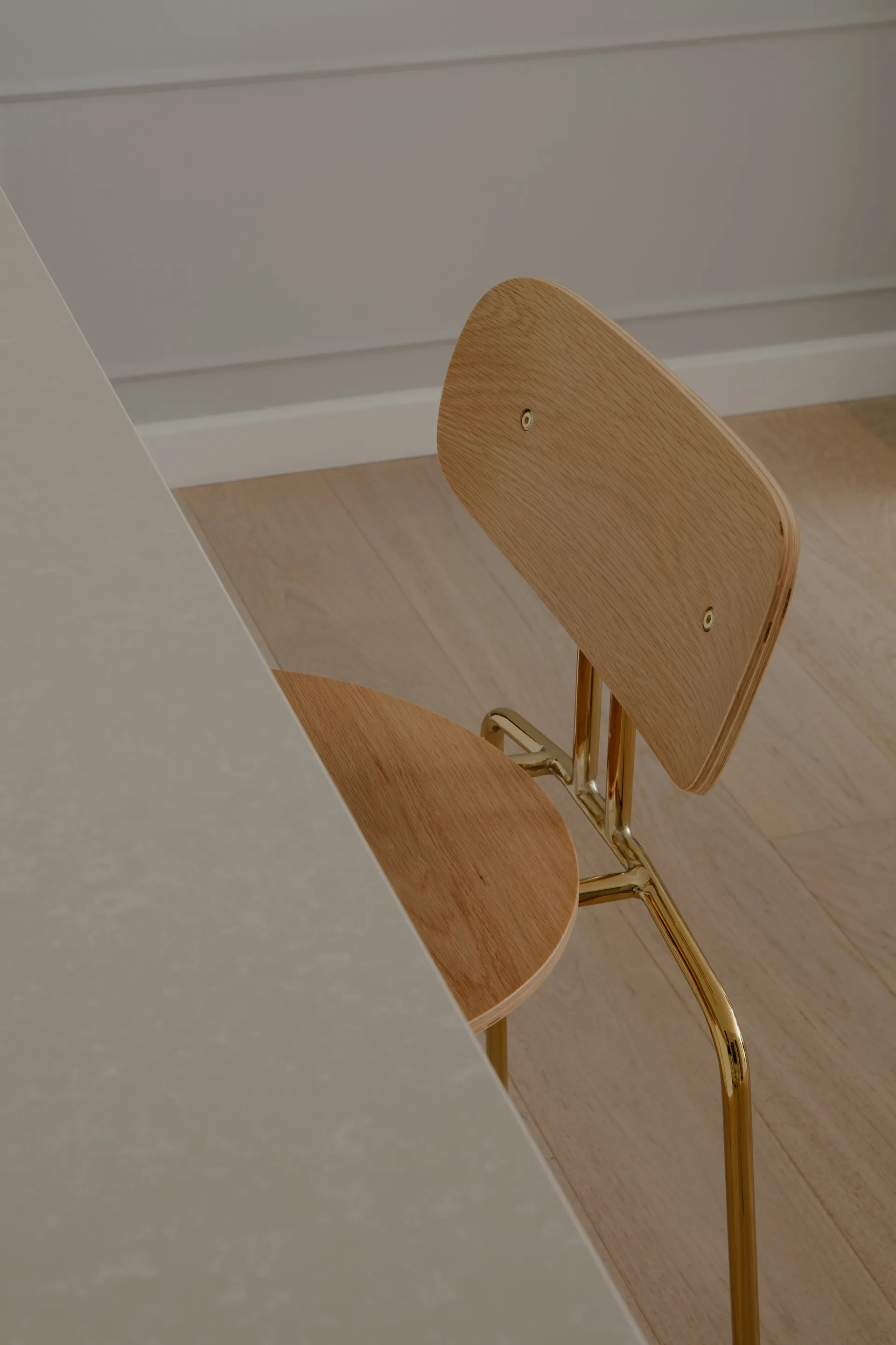 Taburete Curious 75 cm, Oak-brass Umage