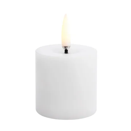 Vela gruesa Uyuni LED melted, Blanco, Ø5x4,5 cm Uyuni Lighting