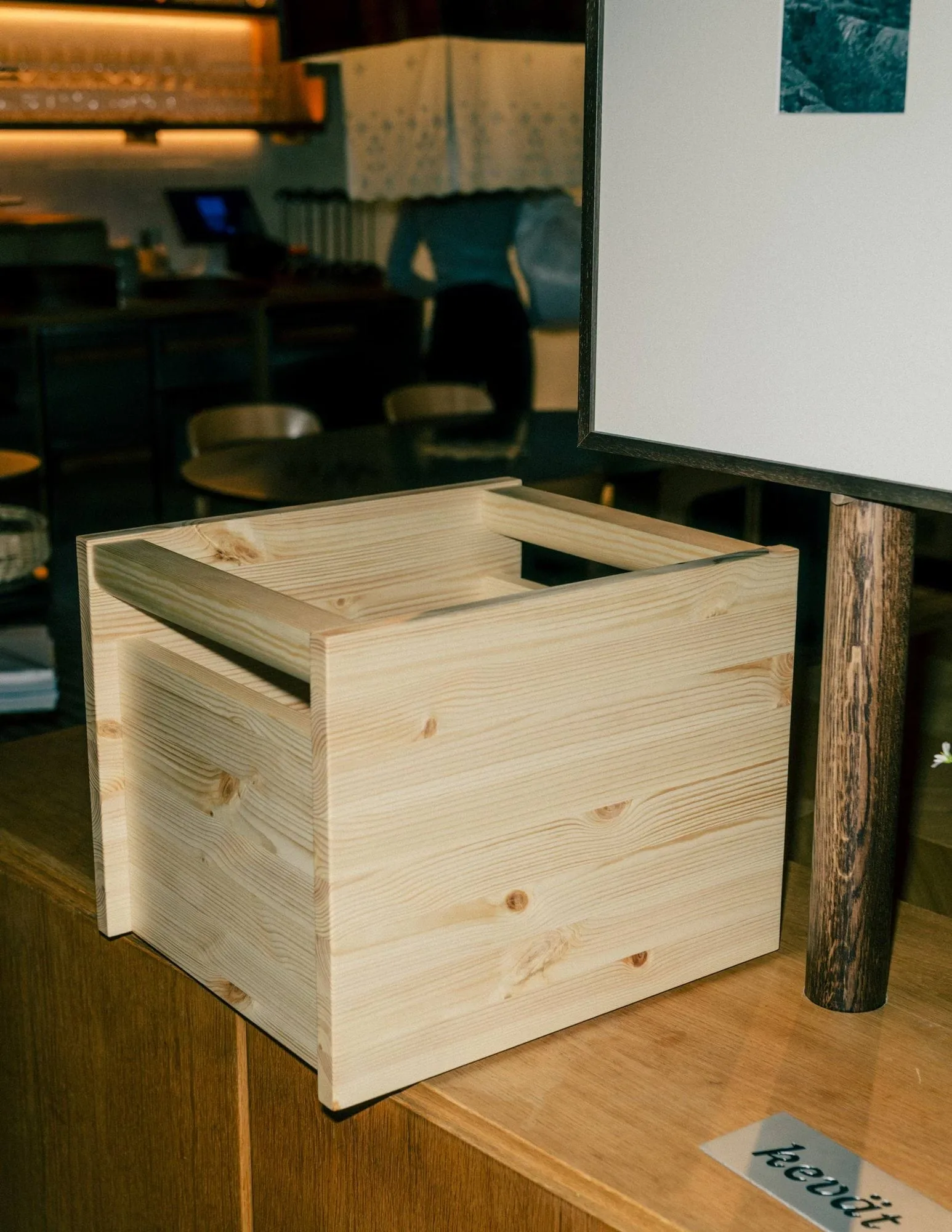 020 Koppa Crate caja de almacenamiento, Pino aceitado con cera, grande 38x43x36 cm Vaarnii