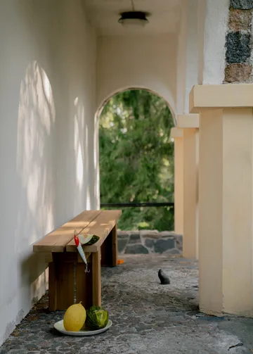 Banco 013 Osa Outdoor Bench - Pino termotratado, 182×37×49 cm - Vaarnii