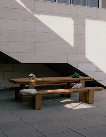 Banco 013 Osa Outdoor Bench - Pino termotratado, 182×37×49 cm - Vaarnii