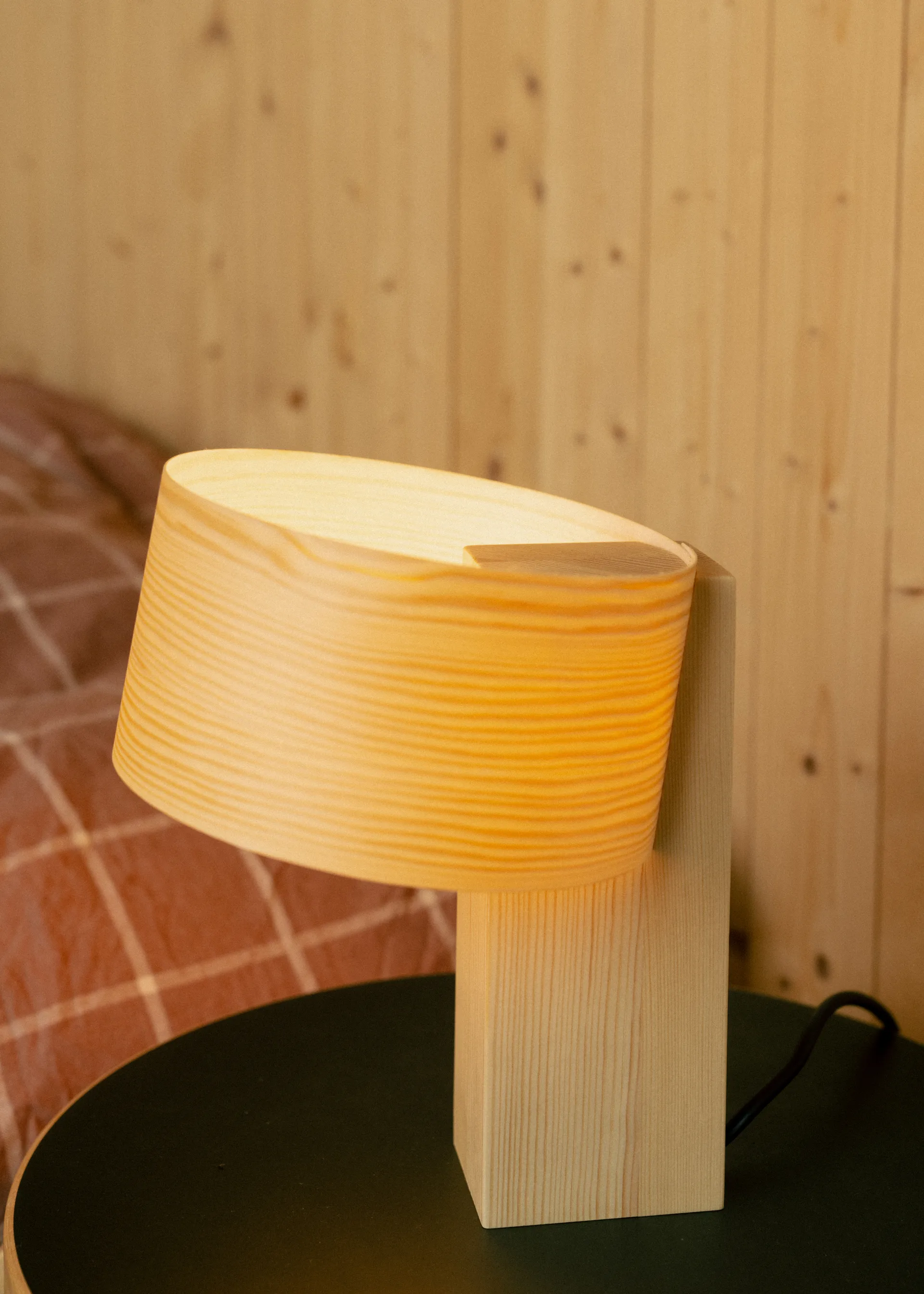 Lámpara de mesa 018 Hoop Table Lamp, Pino aceitado y encerado mate, 23 cm Vaarnii