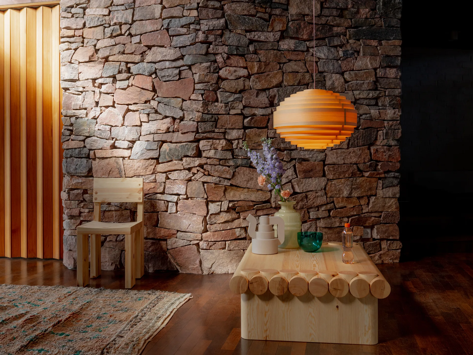 Lámpara de techo 1002 Hans Pendant, Pino aceitado y encerado mate, XL Ø70 cm Vaarnii