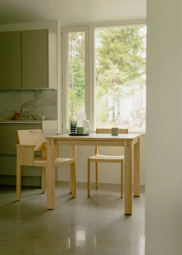 Mesa 016 Maasto Table - Pino aceitado y encerado mate, 90x90x75 cm - Vaarnii