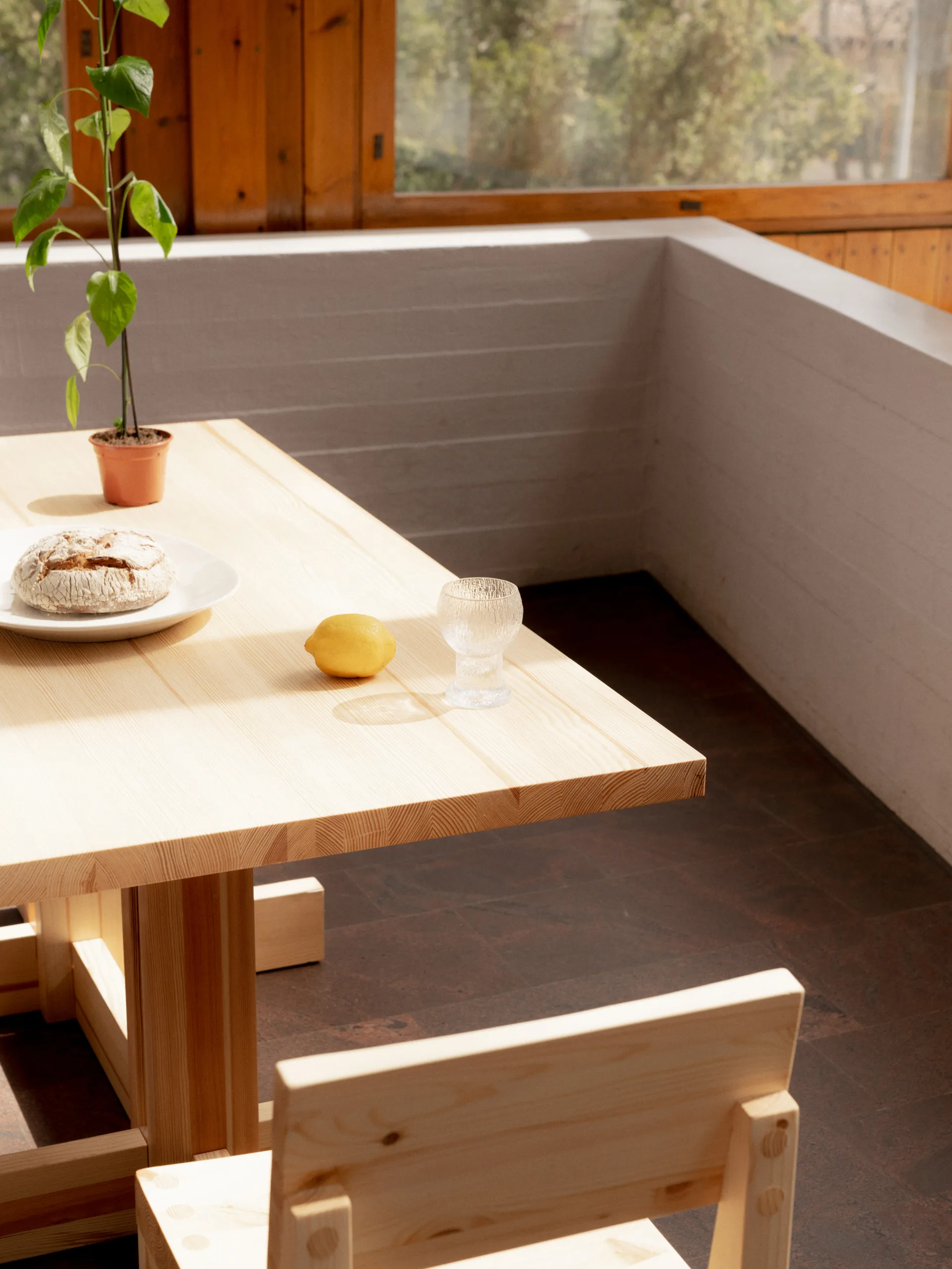 Silla 001 Dining Chair, Pino aceitado y encerado mate Vaarnii