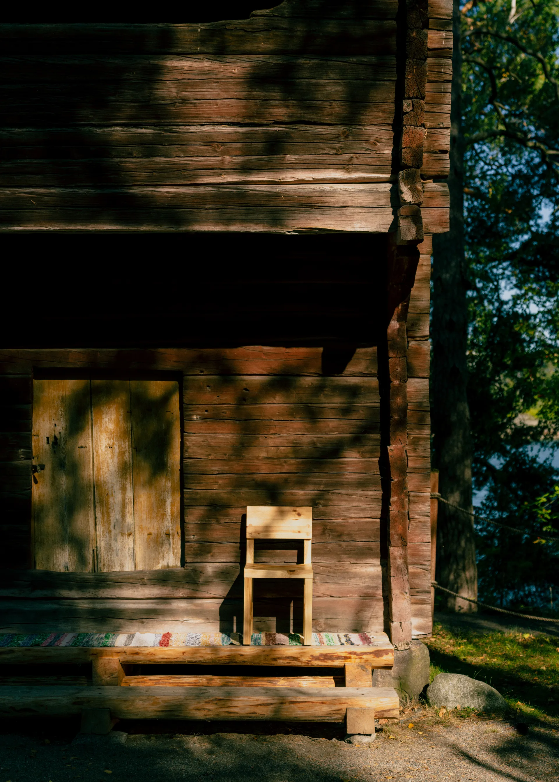 Silla 001 Dining Chair, Pino aceitado y encerado mate Vaarnii