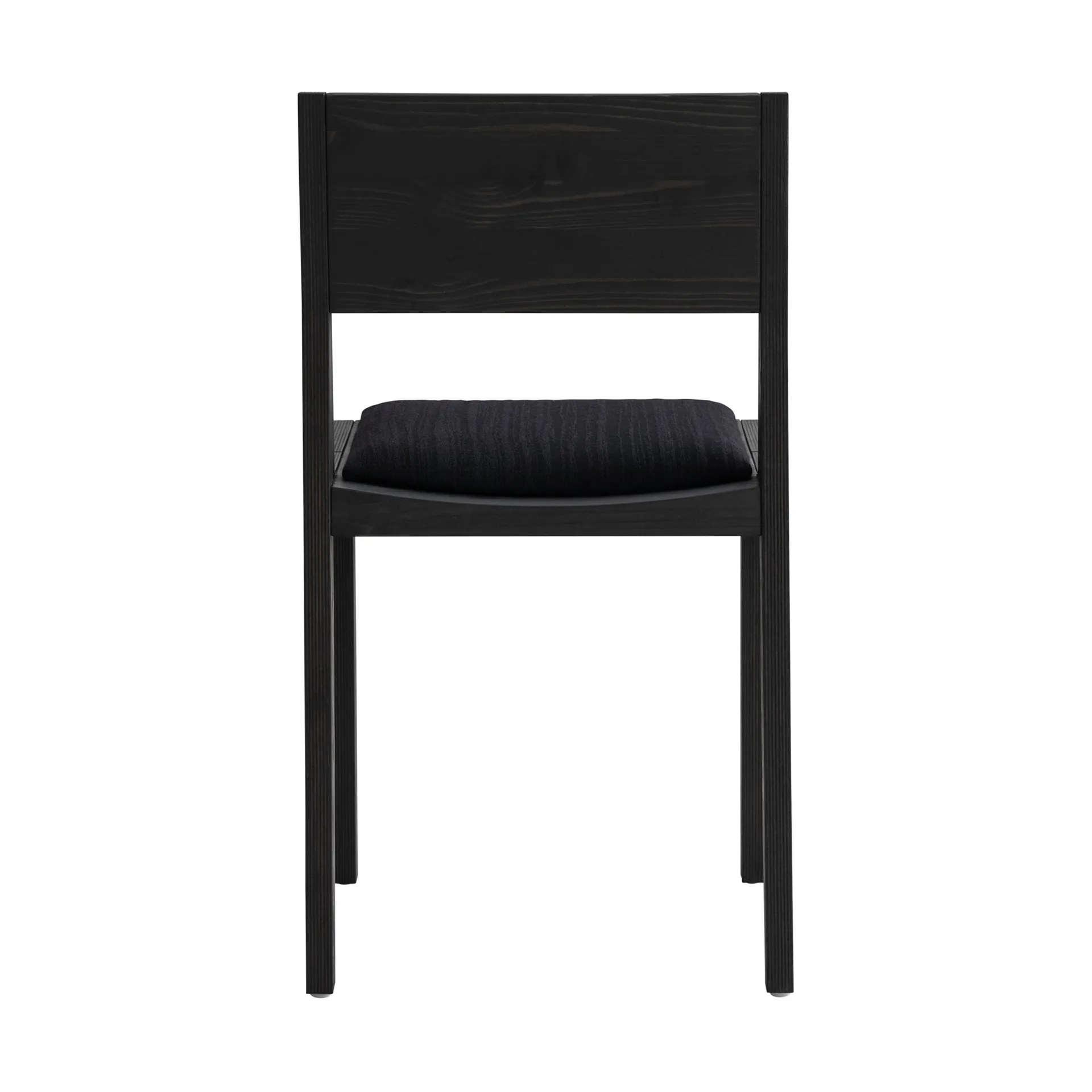 Silla 016 Maasto Dining Chair, Pino con tinte negro, asiento tapizado en negro Vaarnii