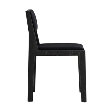 Silla 016 Maasto Dining Chair - Pino con tinte negro, frontal tapizado en negro - Vaarnii