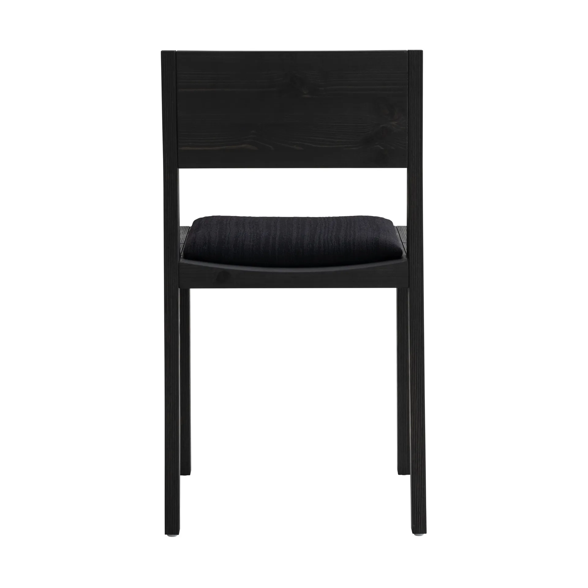 Silla 016 Maasto Dining Chair, Pino con tinte negro, frontal tapizado en negro Vaarnii