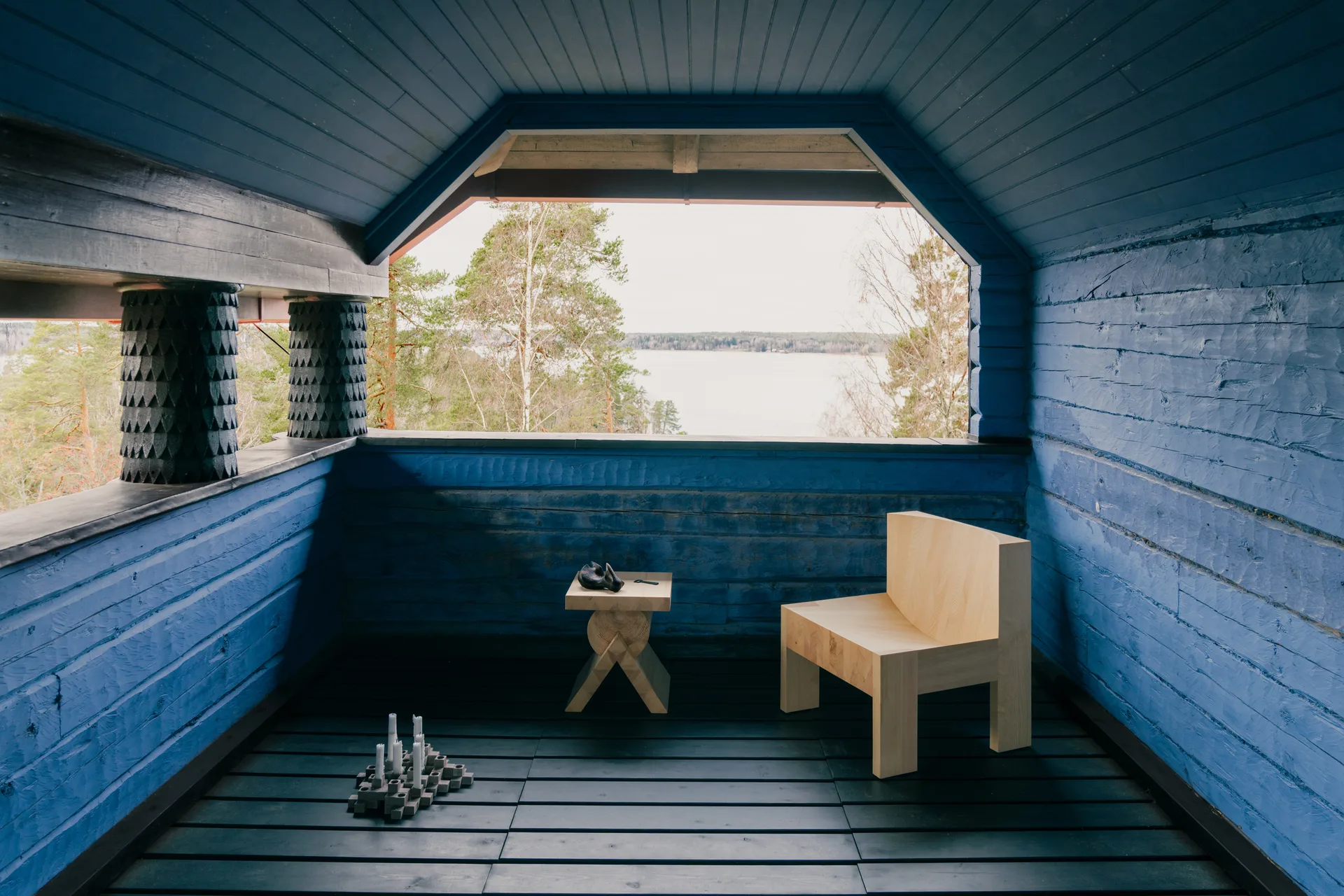 Silla lounge 005 Lounge Chair, Pino aceitado y encerado mate Vaarnii