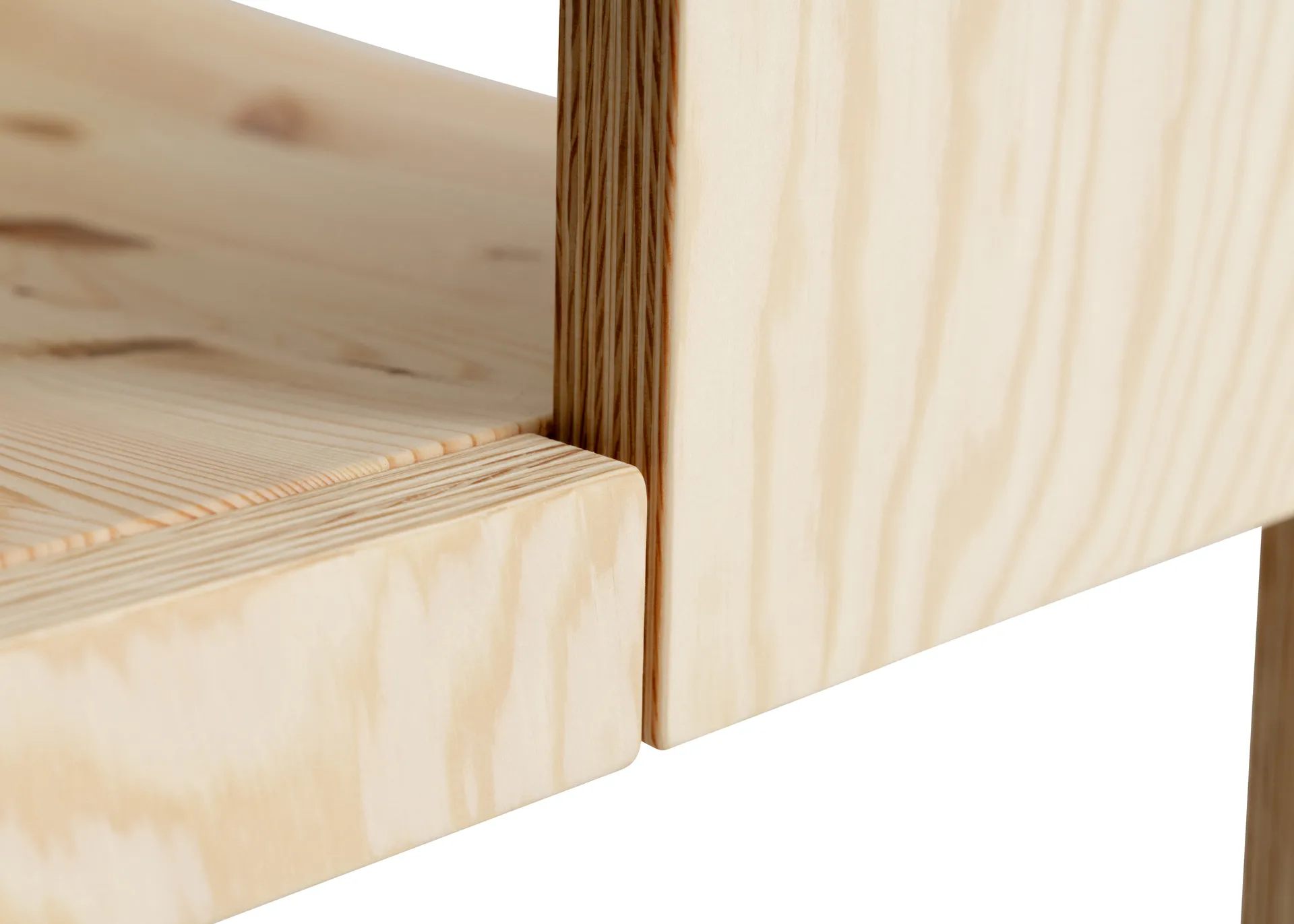 Sillón con reposabrazos 016 Maasto Dining Armchair, Pino aceitado y encerado mate Vaarnii