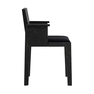 Sillón con reposabrazos 016 Maasto Dining Armchair - Pino con tinte negro, asiento tapizado en negro - Vaarnii
