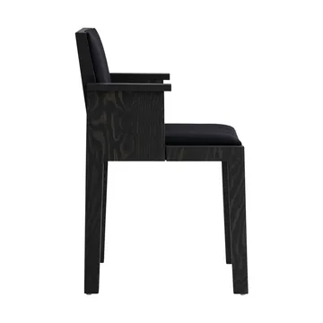 Sillón con reposabrazos 016 Maasto Dining Armchair - Pino con tinte negro, frontal tapizado en negro - Vaarnii
