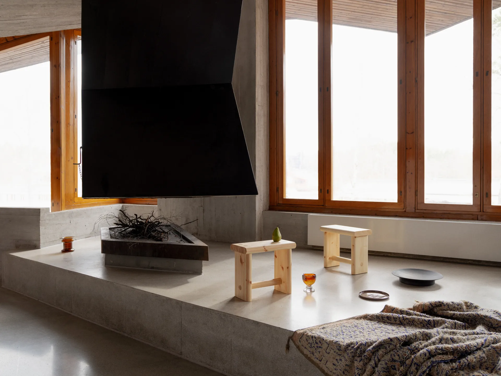 Taburete 002 Ast Stool, Pino aceitado y encerado mate, 55x26x45 cm Vaarnii