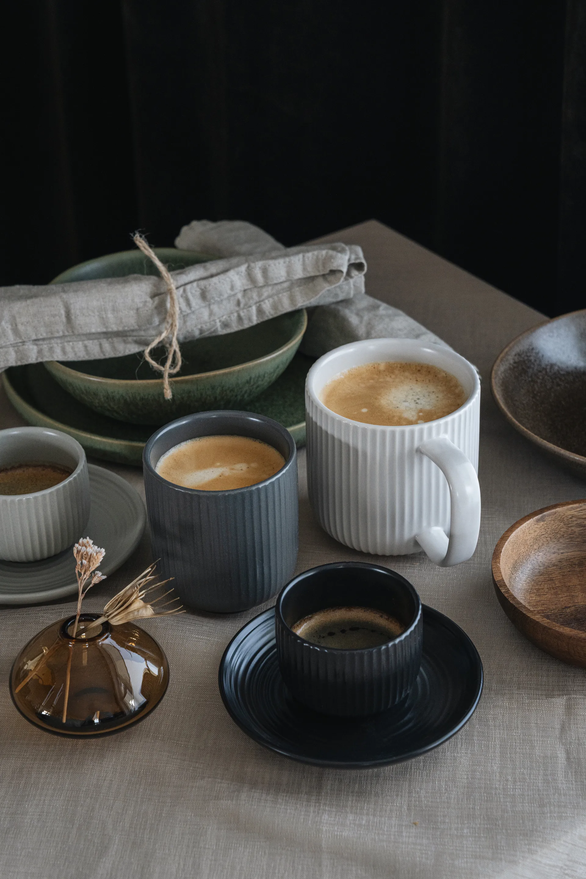 4 Tazas para café espresso con plato Duga, Blanco, gris arena, antracito, negro Vargen & Thor