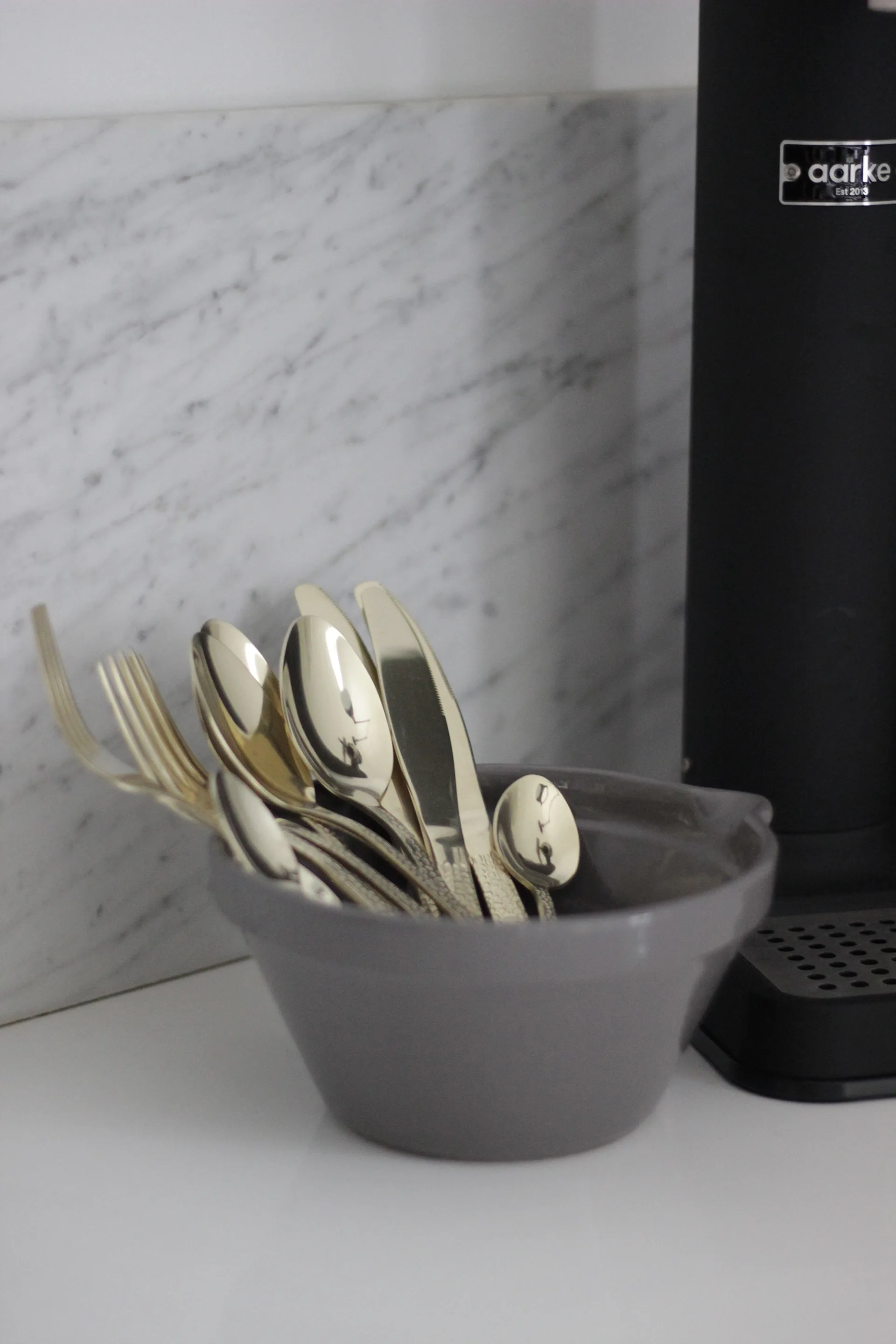 Cubertería Vargen & Thor 16 piezas, Aura, cava Vargen & Thor