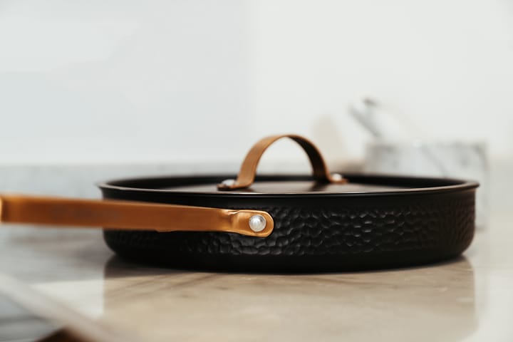 Sartén de saltear con tapa Arvet hamrad negro, Modelo X2, Ø28 cm Vargen & Thor