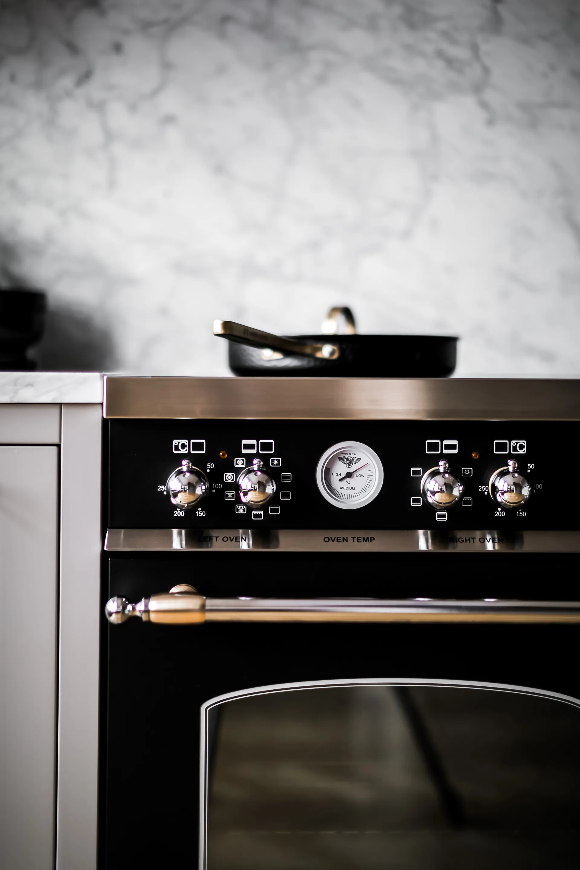 Sartén de saltear con tapa Arvet hamrad negro, Modelo X2, Ø28 cm Vargen & Thor