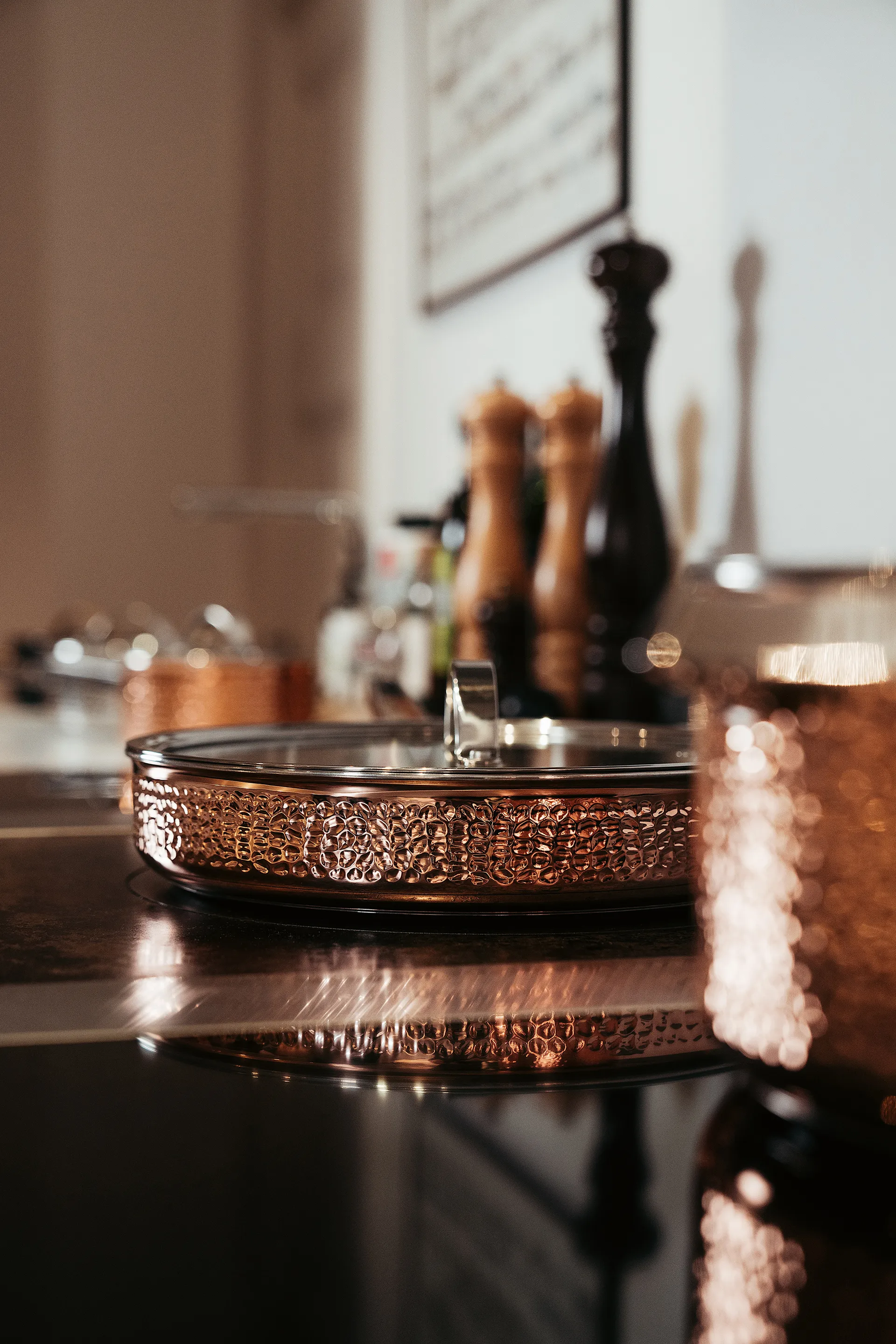 Sartén de saltear con tapa Mjölner hamrad cobre, Modelo Y2 Vargen & Thor