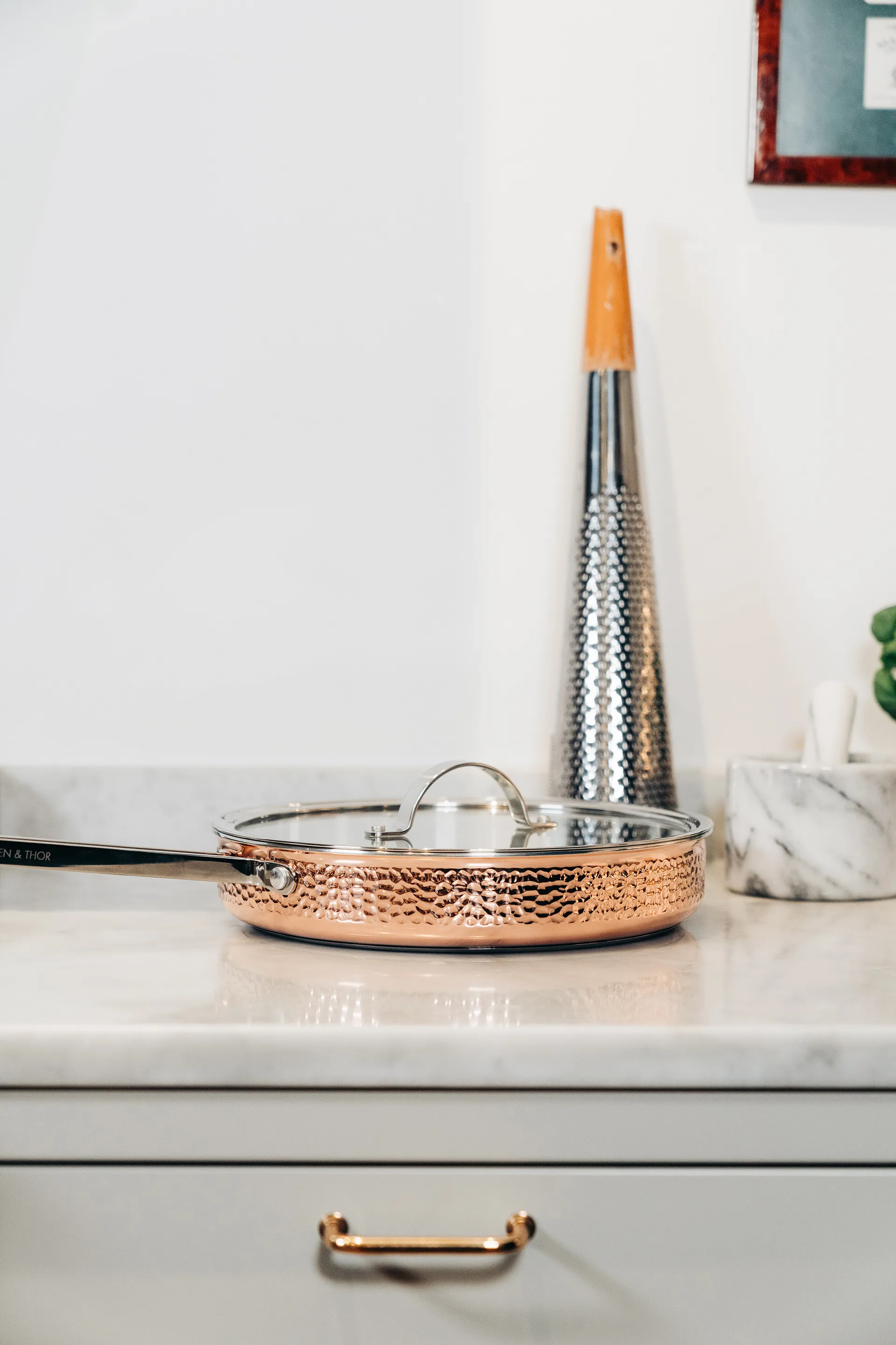 Sartén de saltear con tapa Mjölner hamrad cobre, Modelo Y2 Vargen & Thor