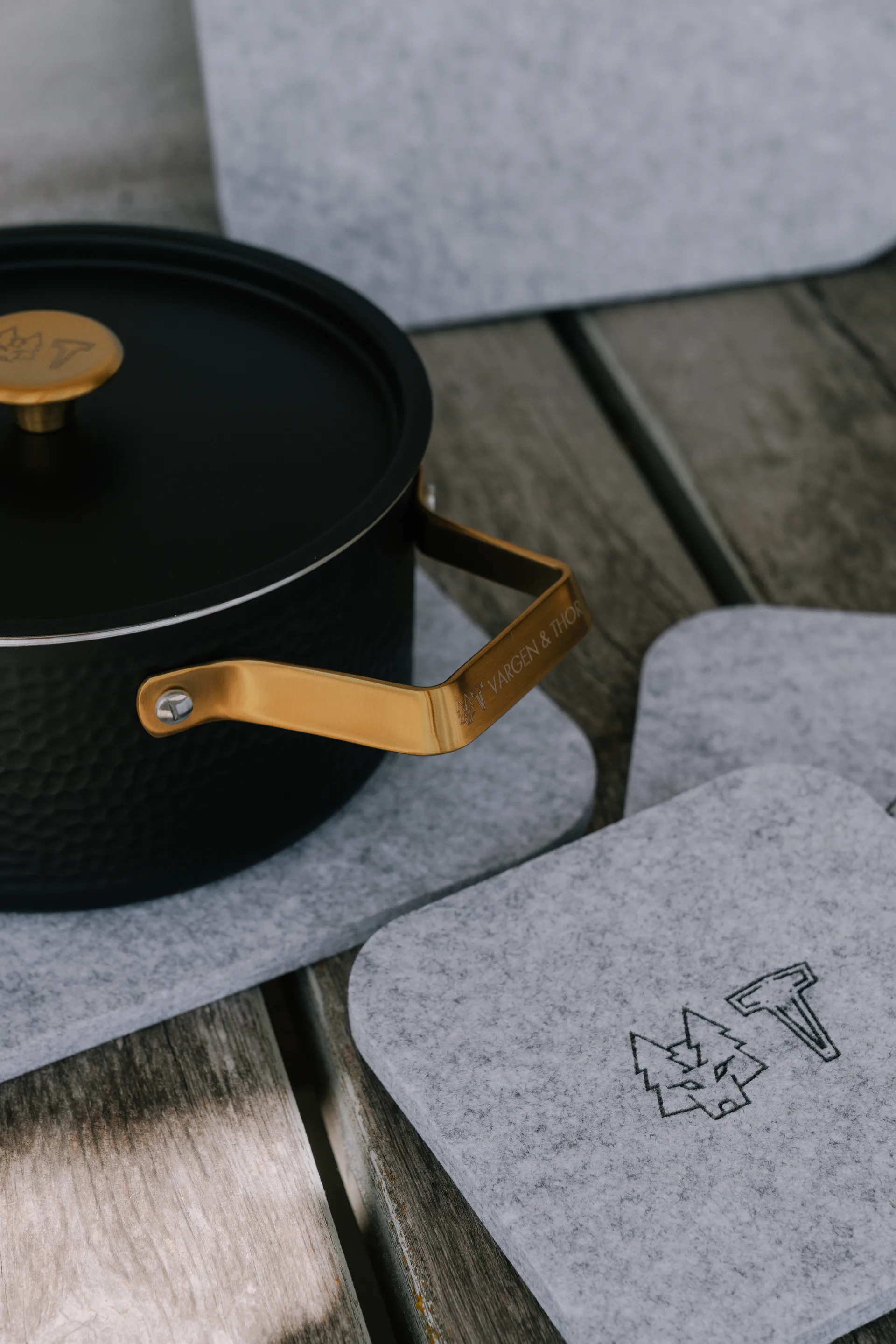 Set de 4 salvamanteles ULT, Gris ceniza Vargen & Thor