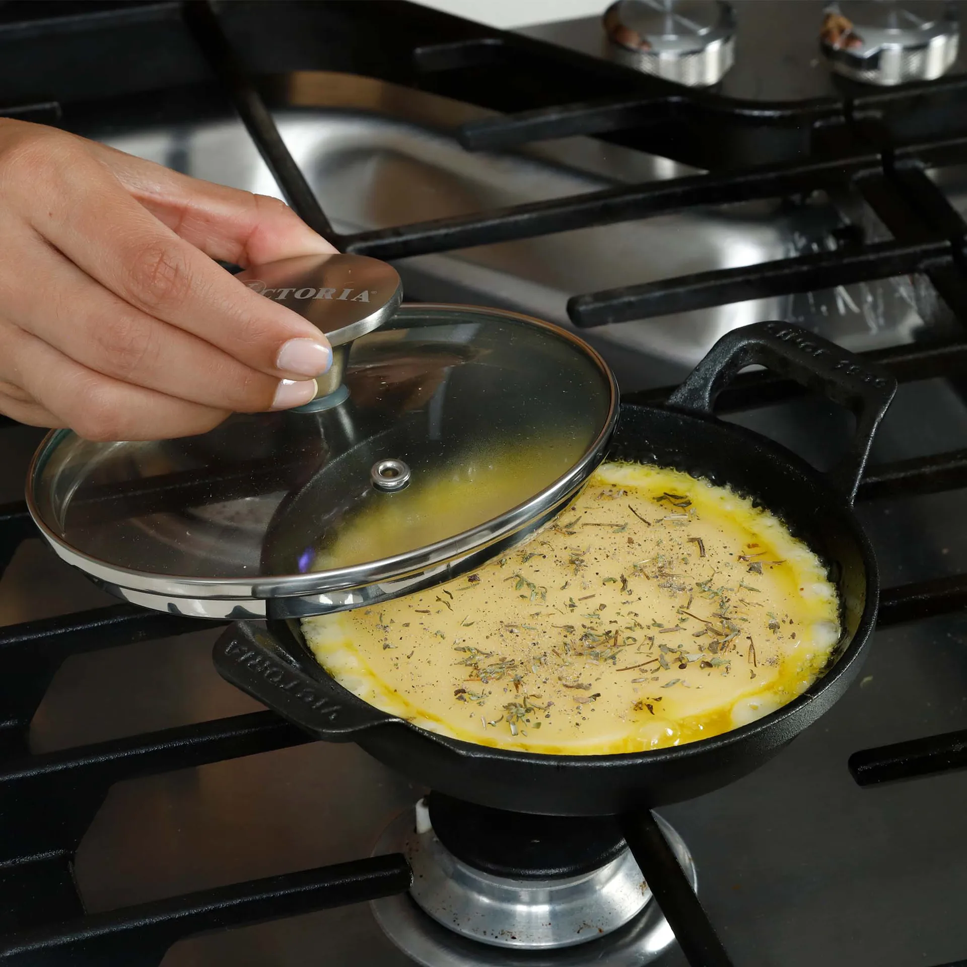 Mini olla redonda de hierro fundido esmaltado con tapa de vidrio, Ø14 cm Victoria