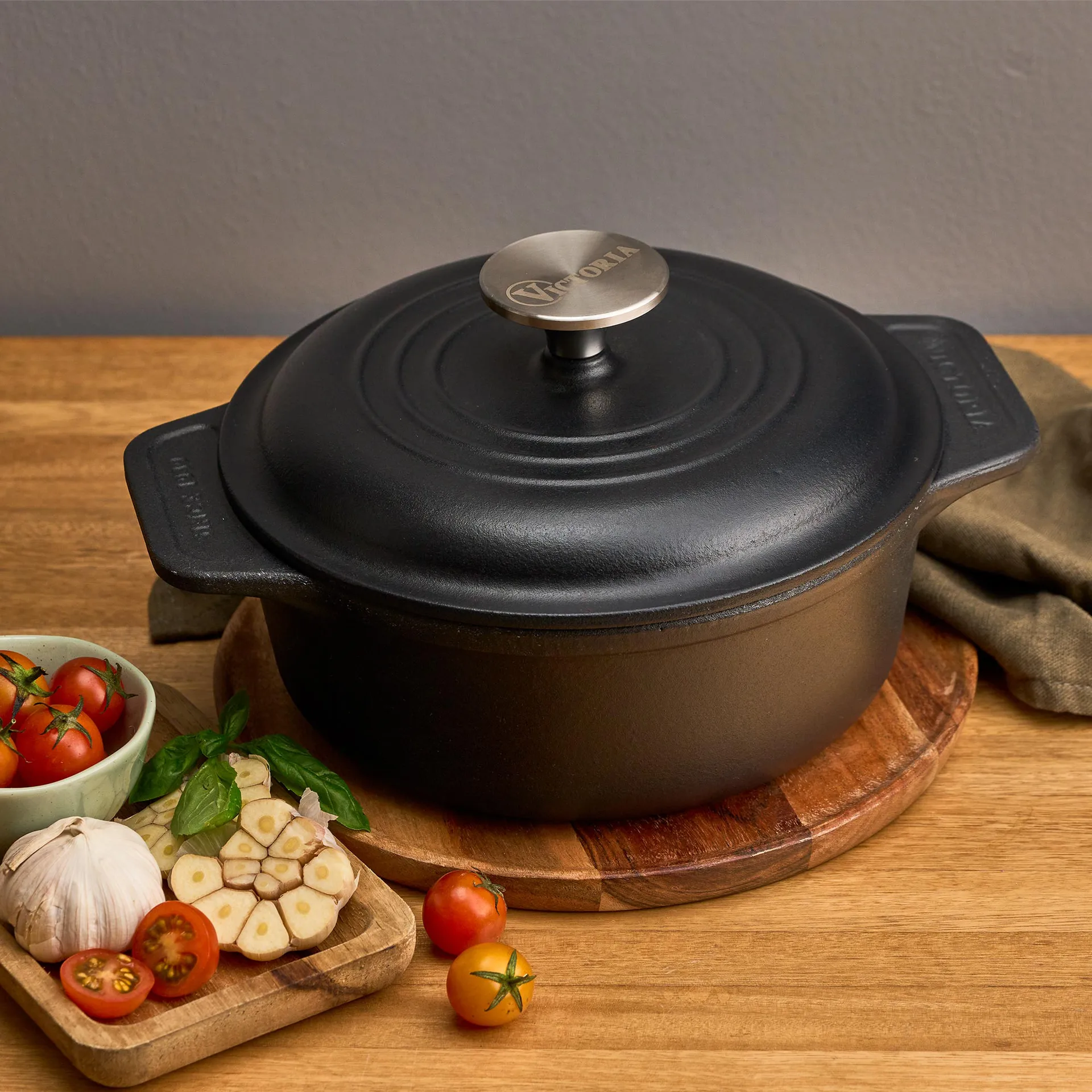 Olla de hierro fundido Victoria, previamente curada, 1,9 L Victoria